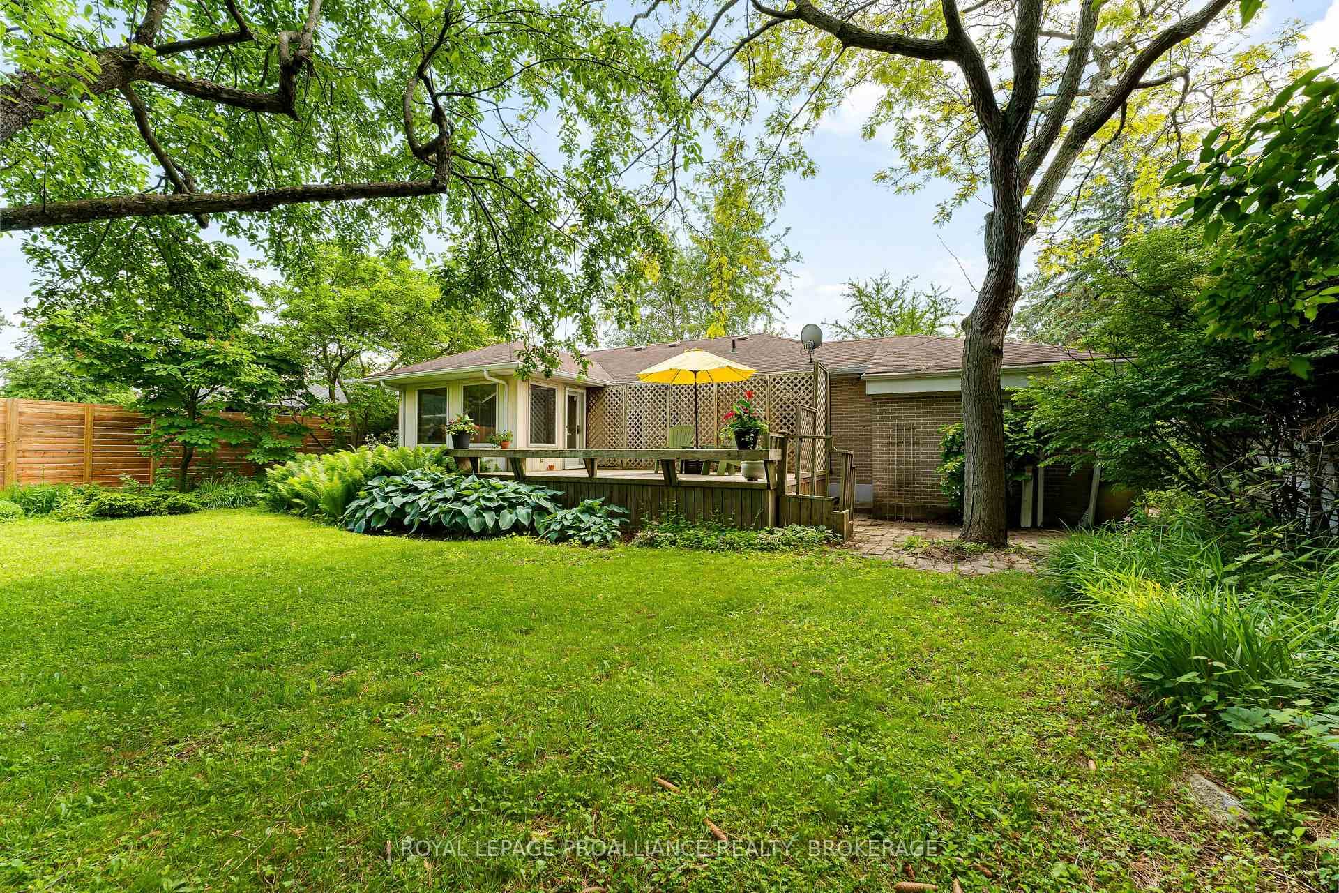 5 Watts Crescent photo 32