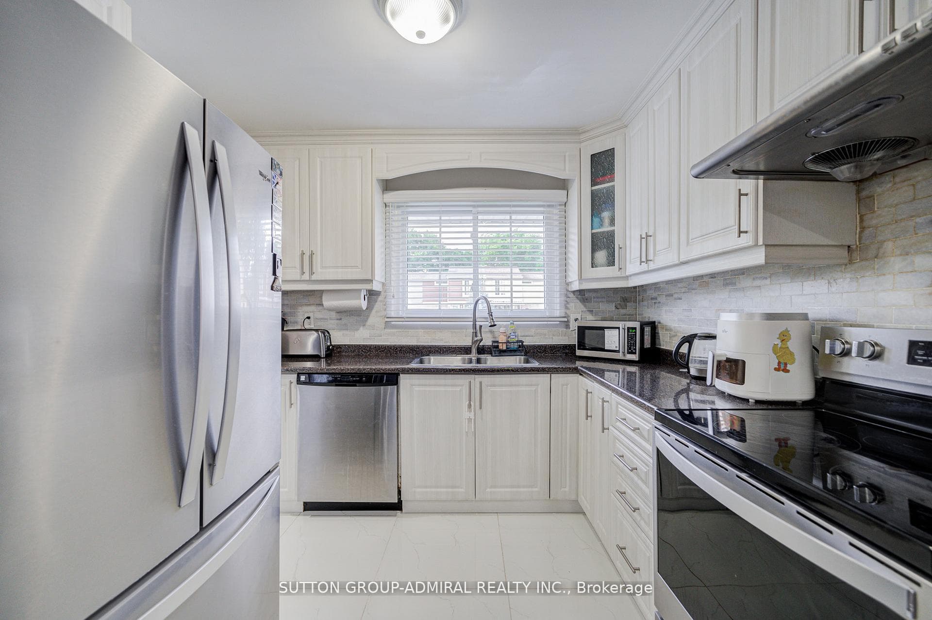 4 Hilda Court photo 11
