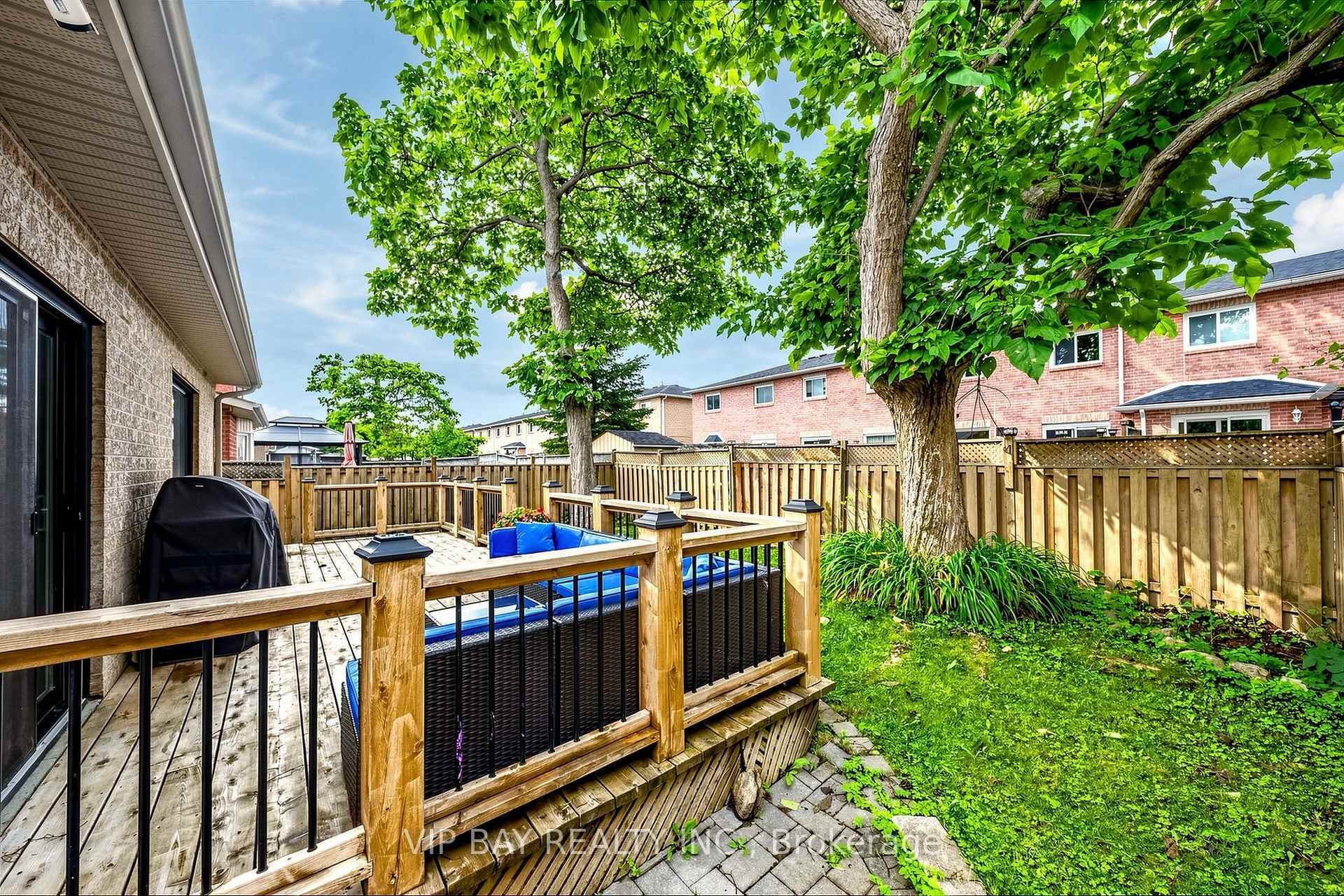 77 Amberview Drive photo 46