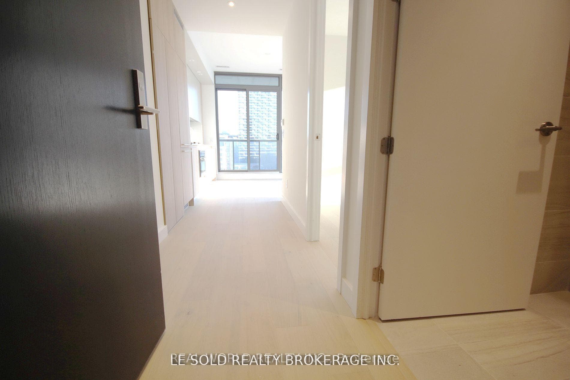 81 Wellesley Street Unit 703 photo 12