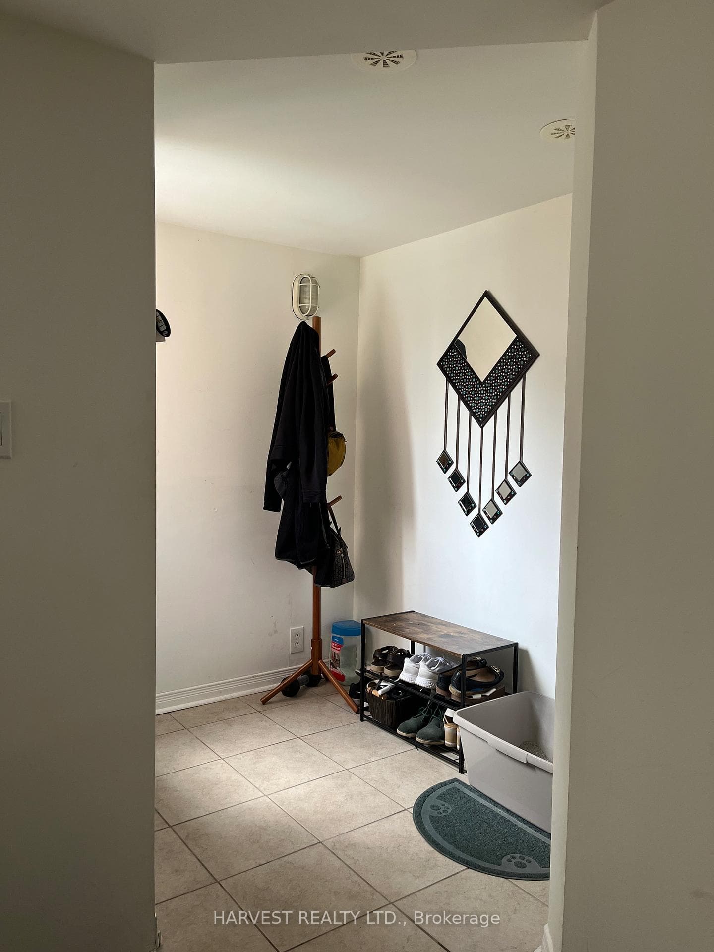 1 Ruttan Street Unit 104 photo 4