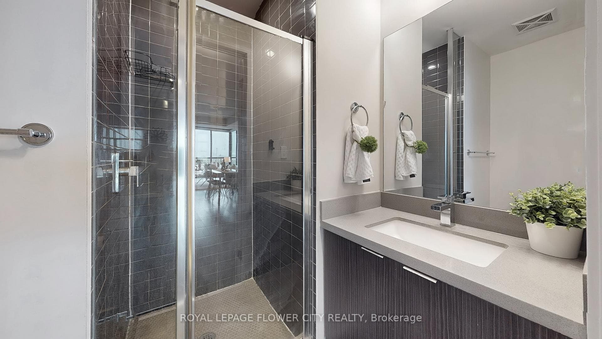 2908 Highway 7 Road Unit 325 photo 32