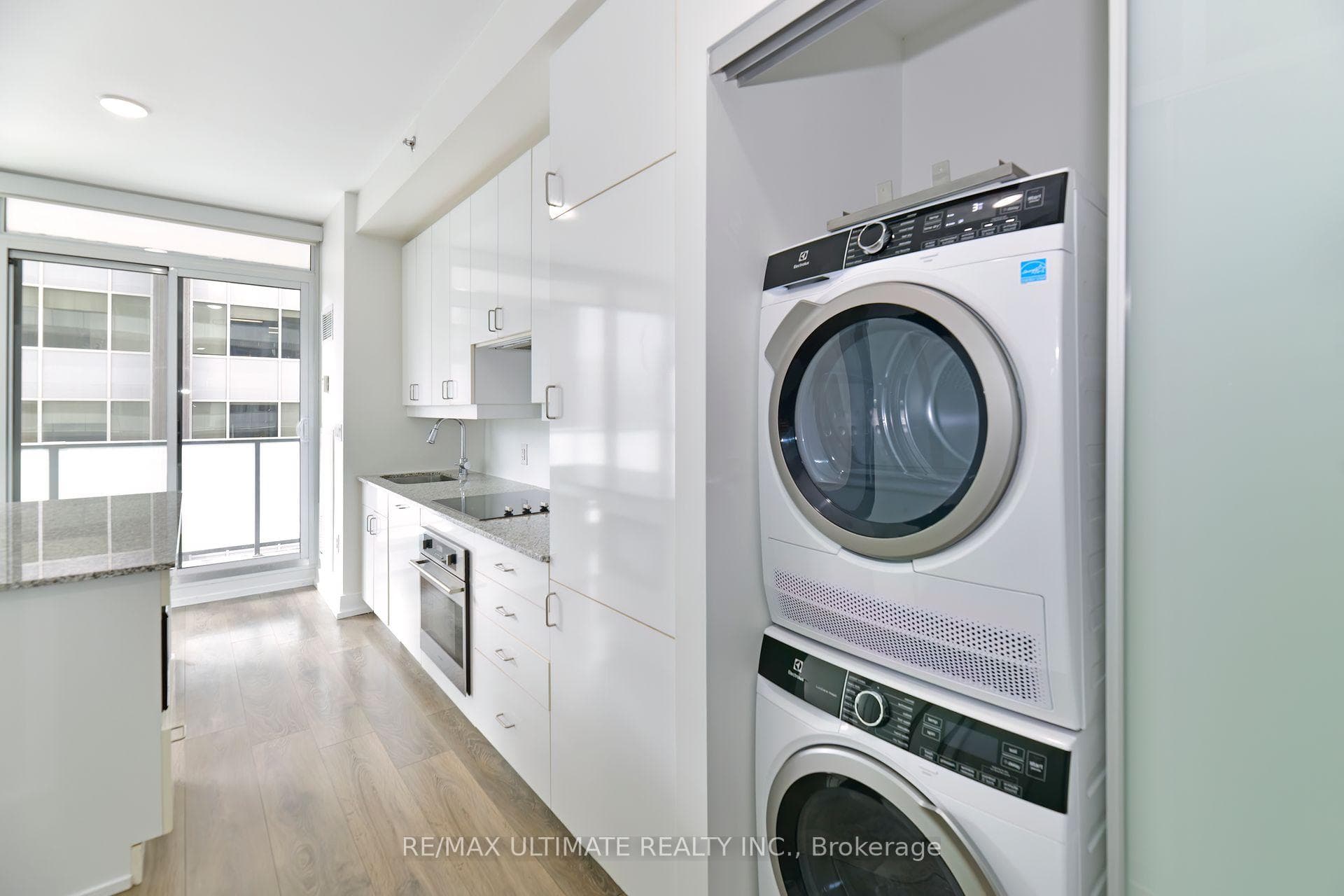 426 University Avenue Unit 2105 photo 17