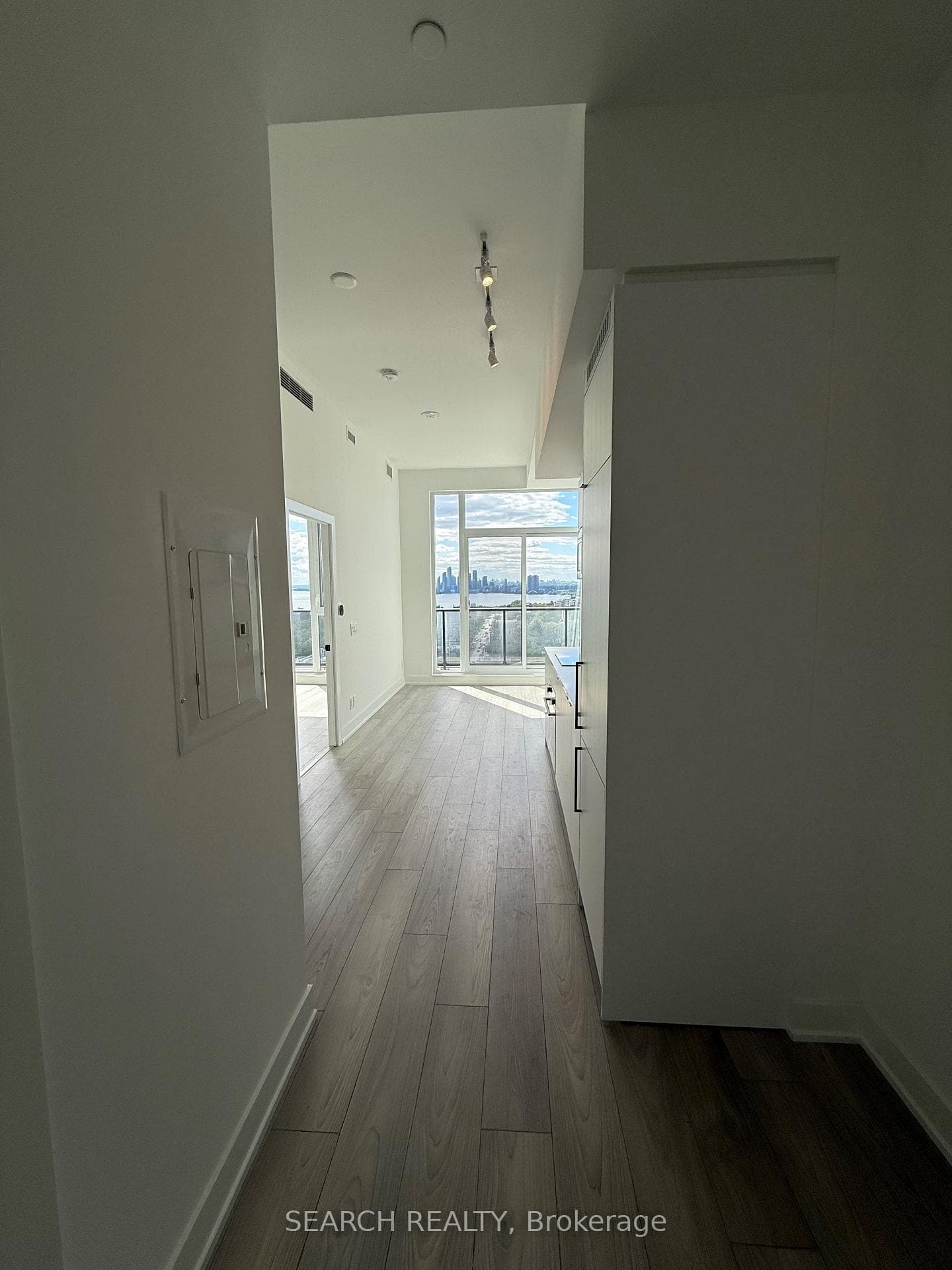 285 Dufferin Street Unit PH5 photo 6