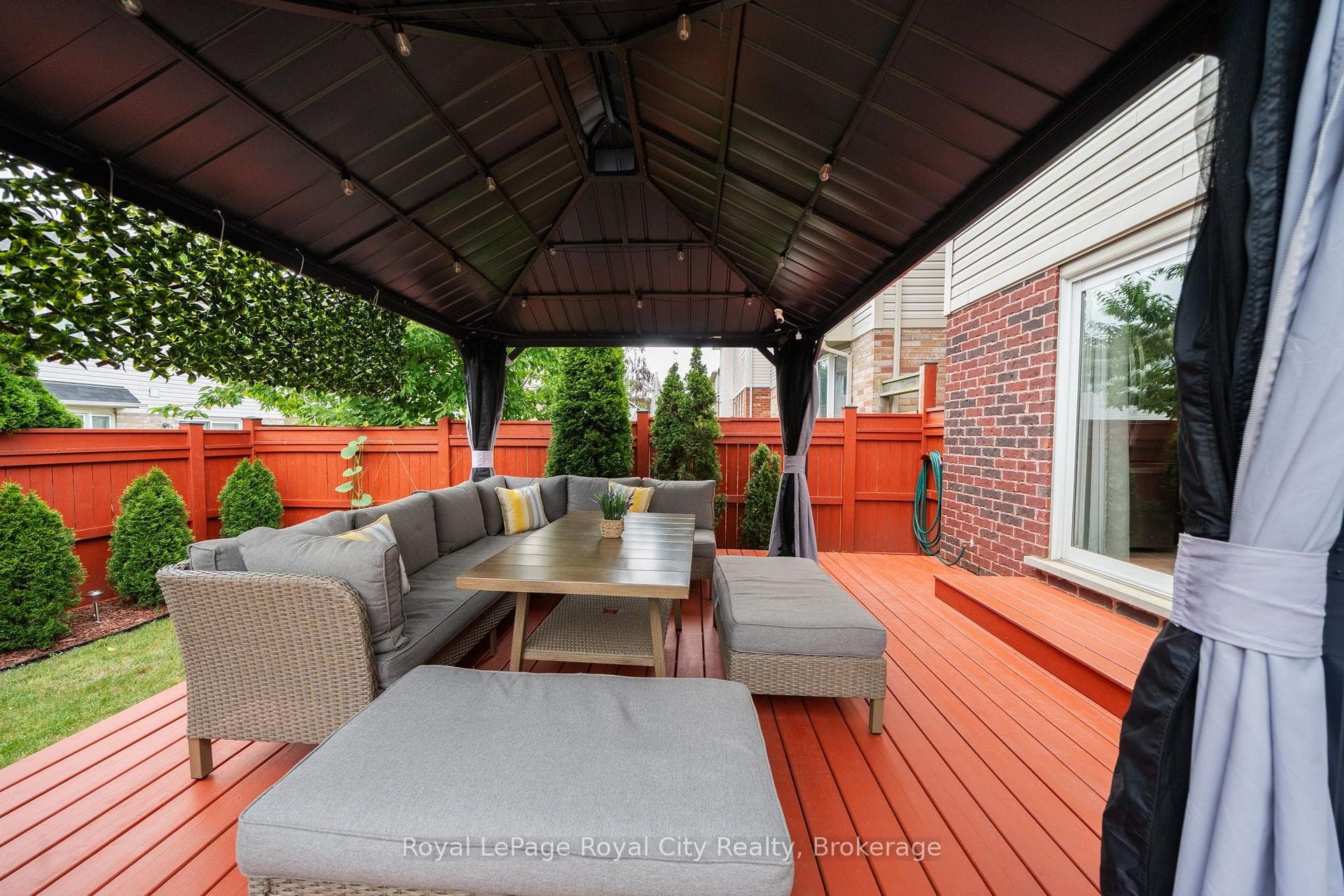 66 Horton Walk photo 44