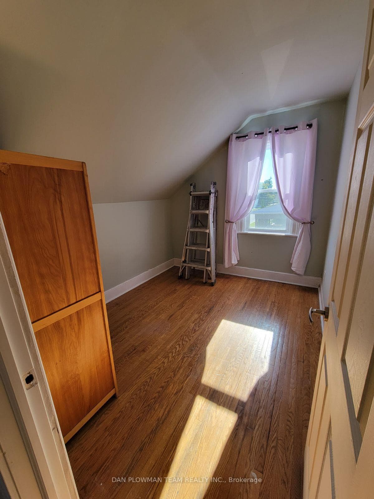 76 Brock Street photo 18