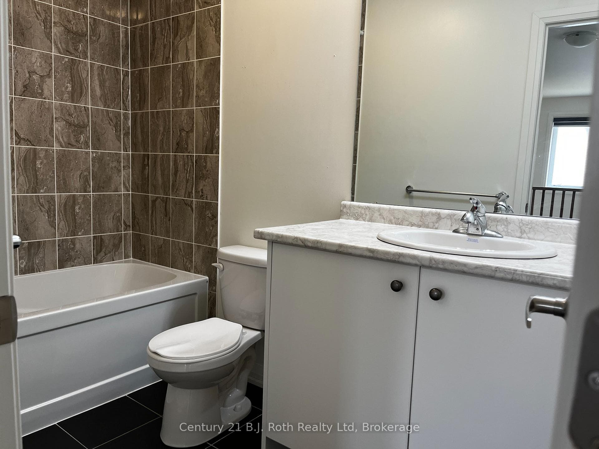 36 LAHEY Crescent photo 27