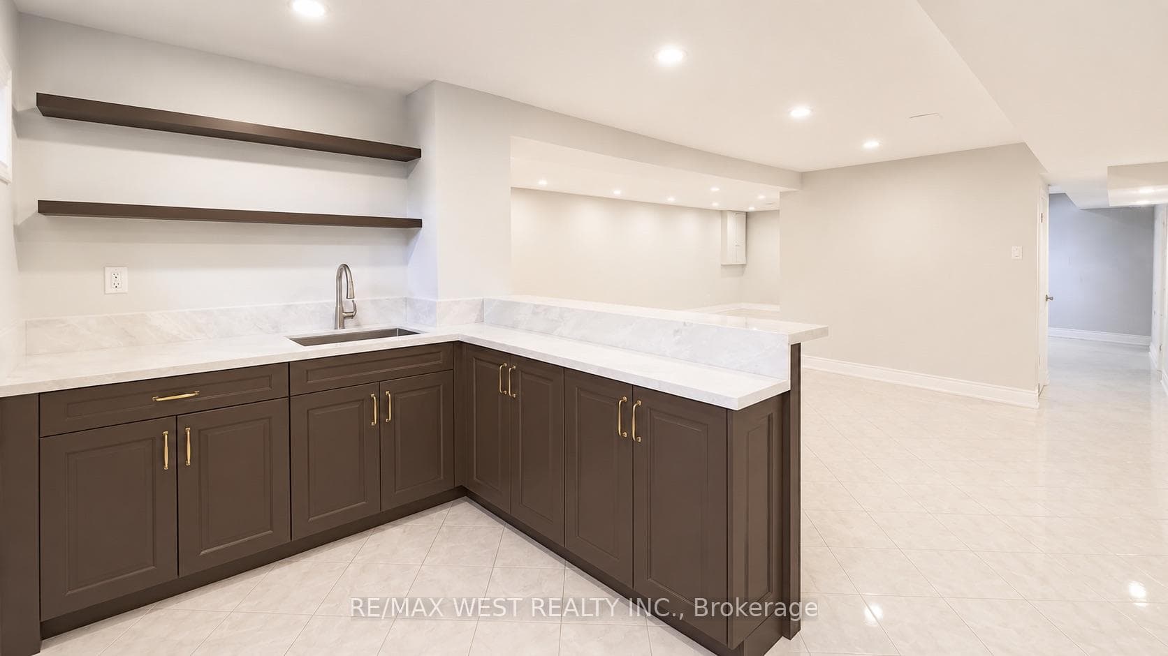 65 Foch Avenue photo 22
