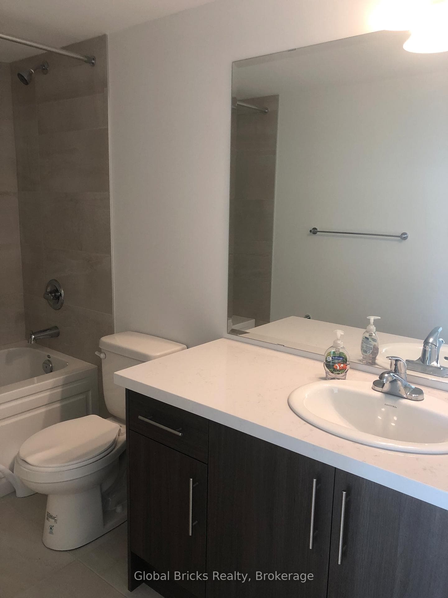 65 Romilly Ave Avenue Unit !8 photo 5