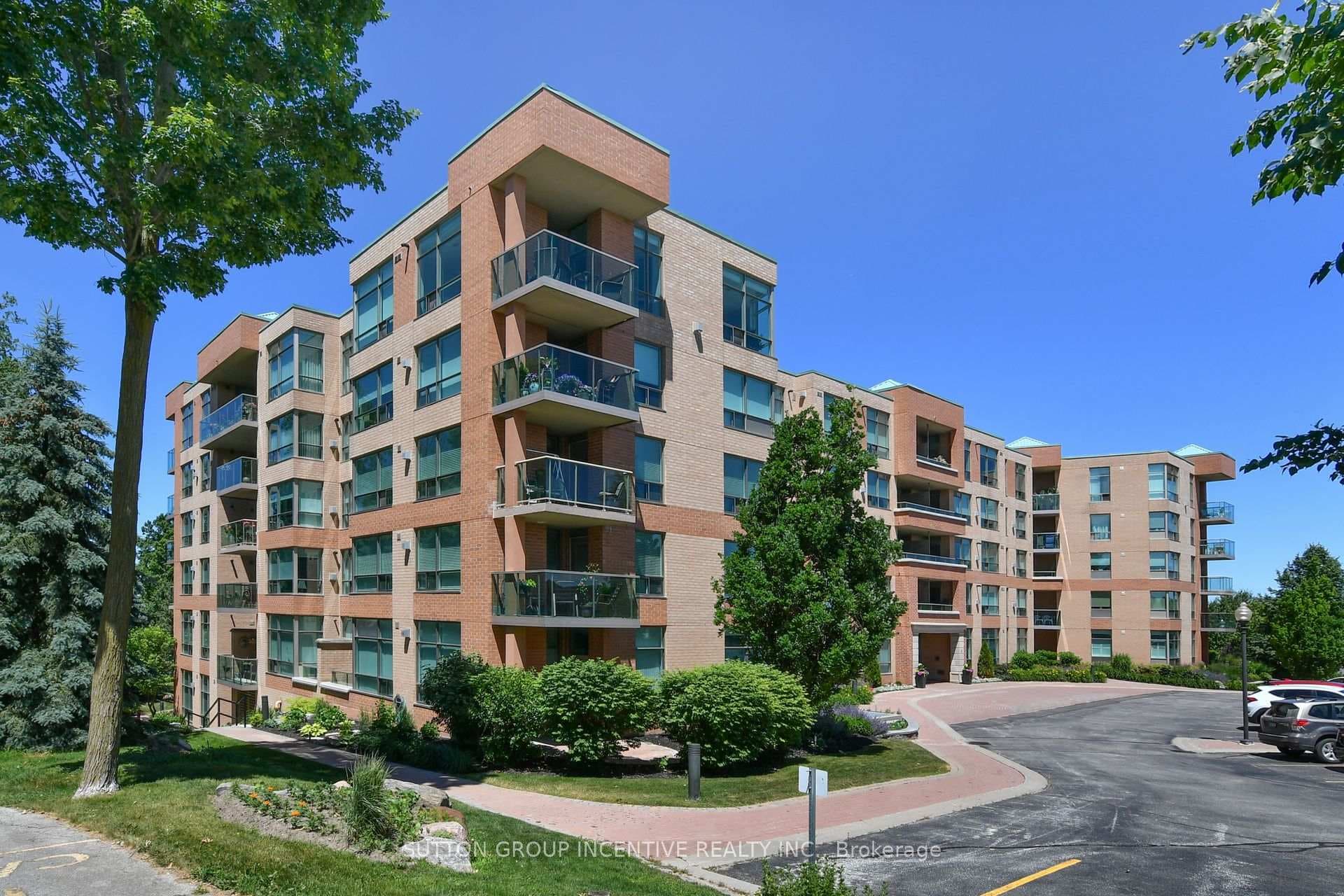 4 Briar Hill Heights Unit 311 photo 4