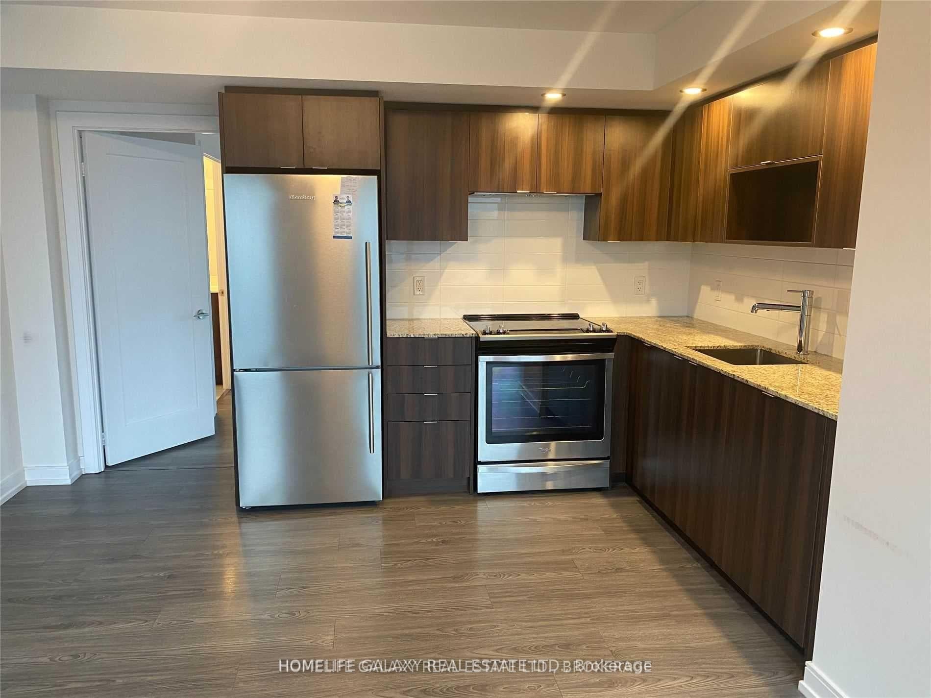 225 Village Green Square Unit 2103 photo 2