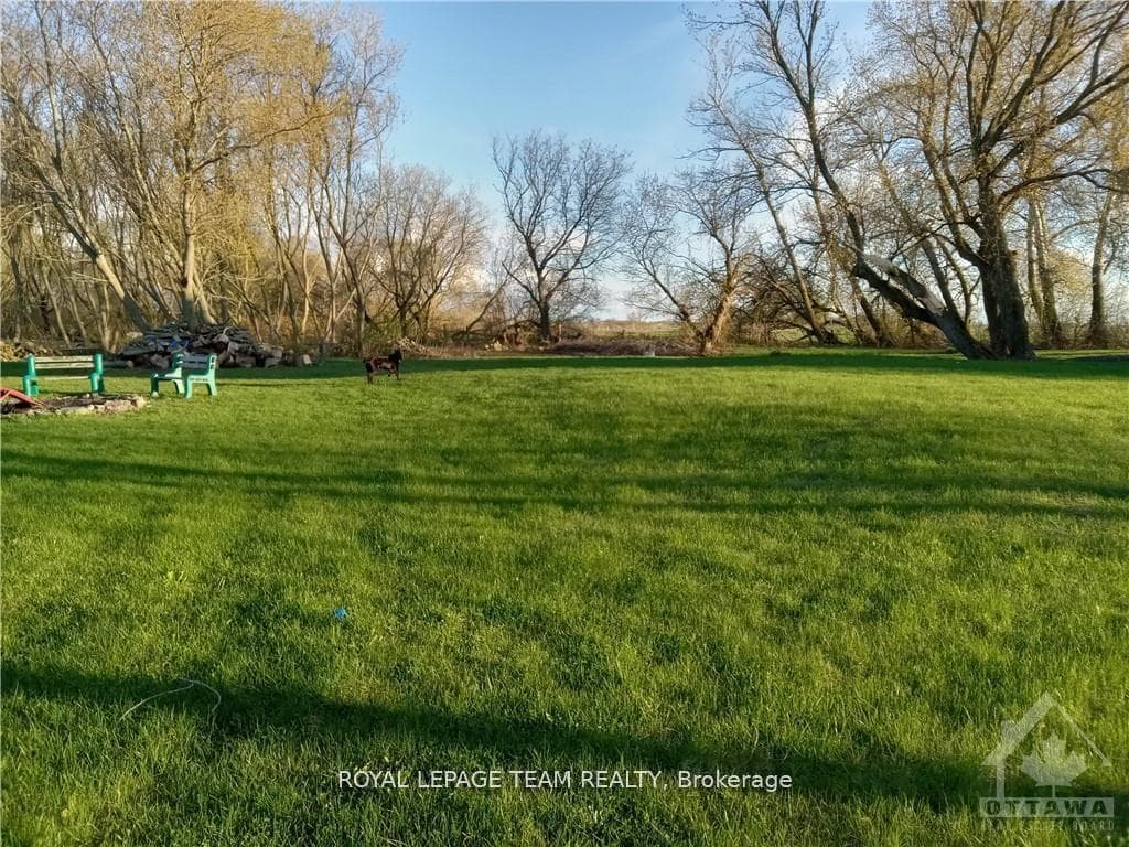 10296 Marionville Road photo 27