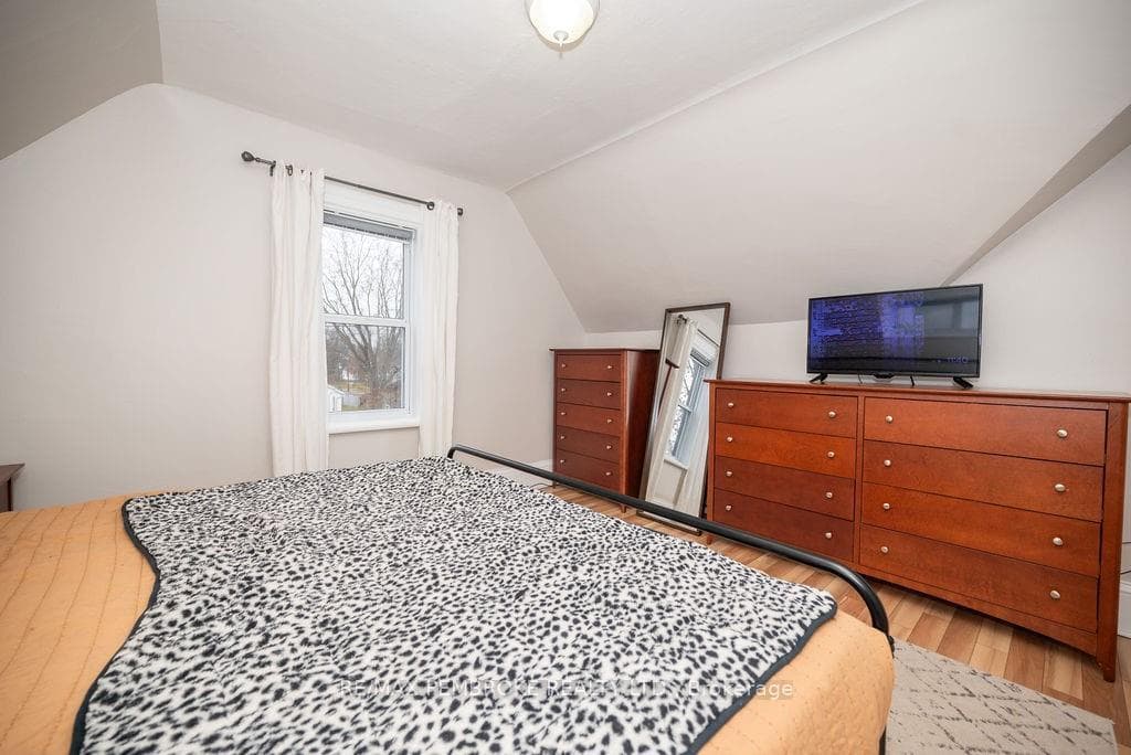 240 IRVING Street photo 20