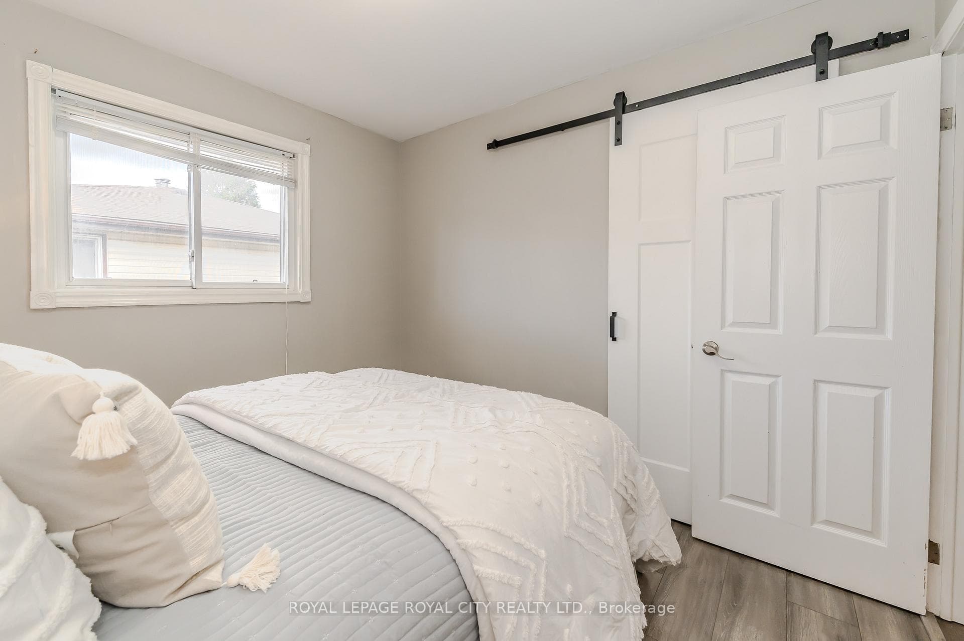 16 Nickolas Crescent photo 24