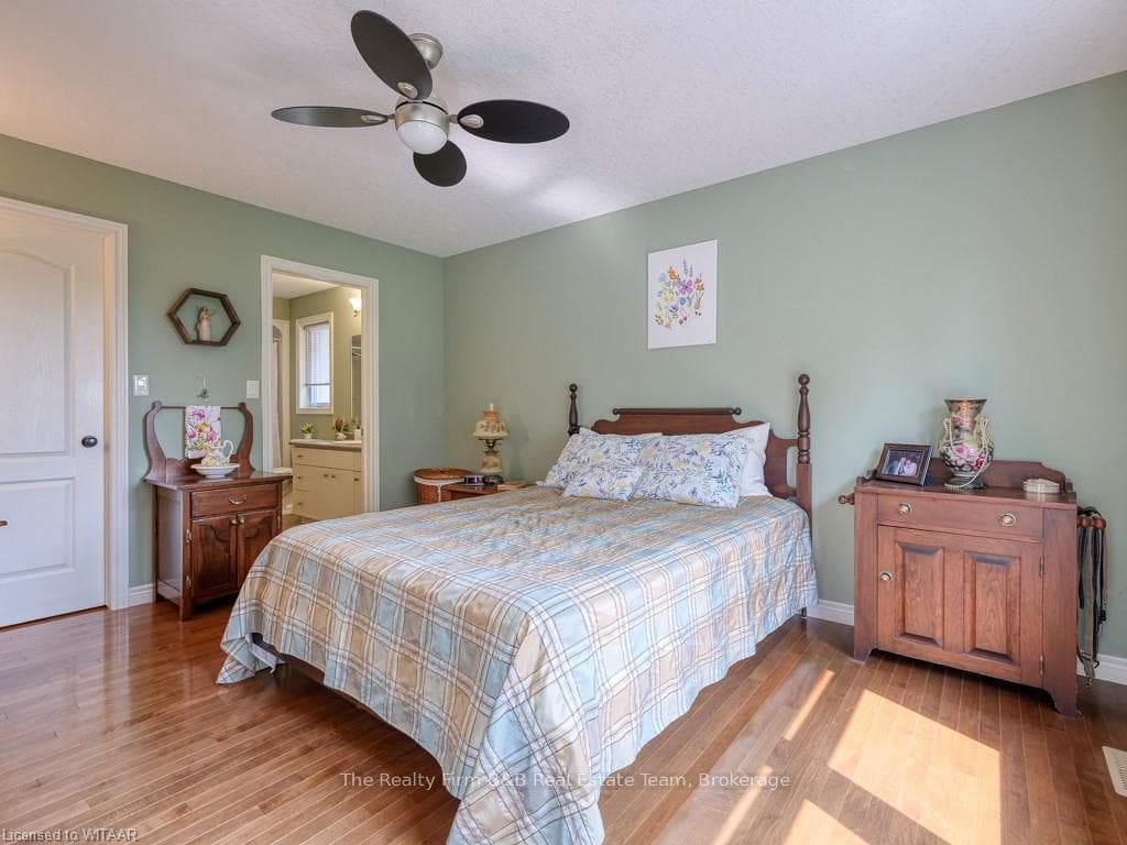 192 KINGFISHER Avenue photo 48