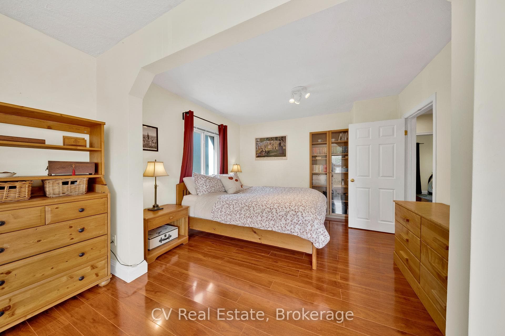 56 Harewood Avenue photo 16