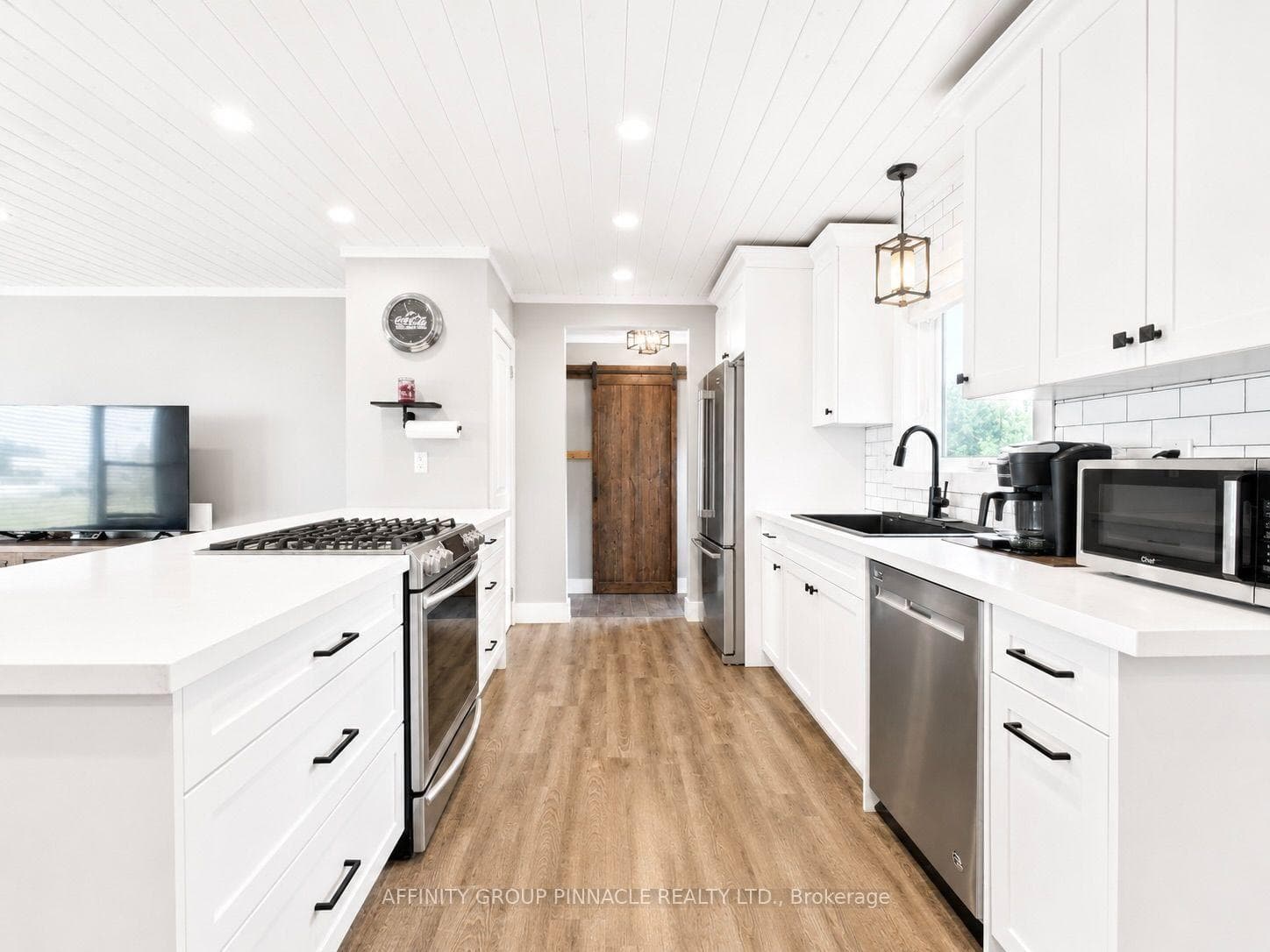 367 Angeline Street photo 10