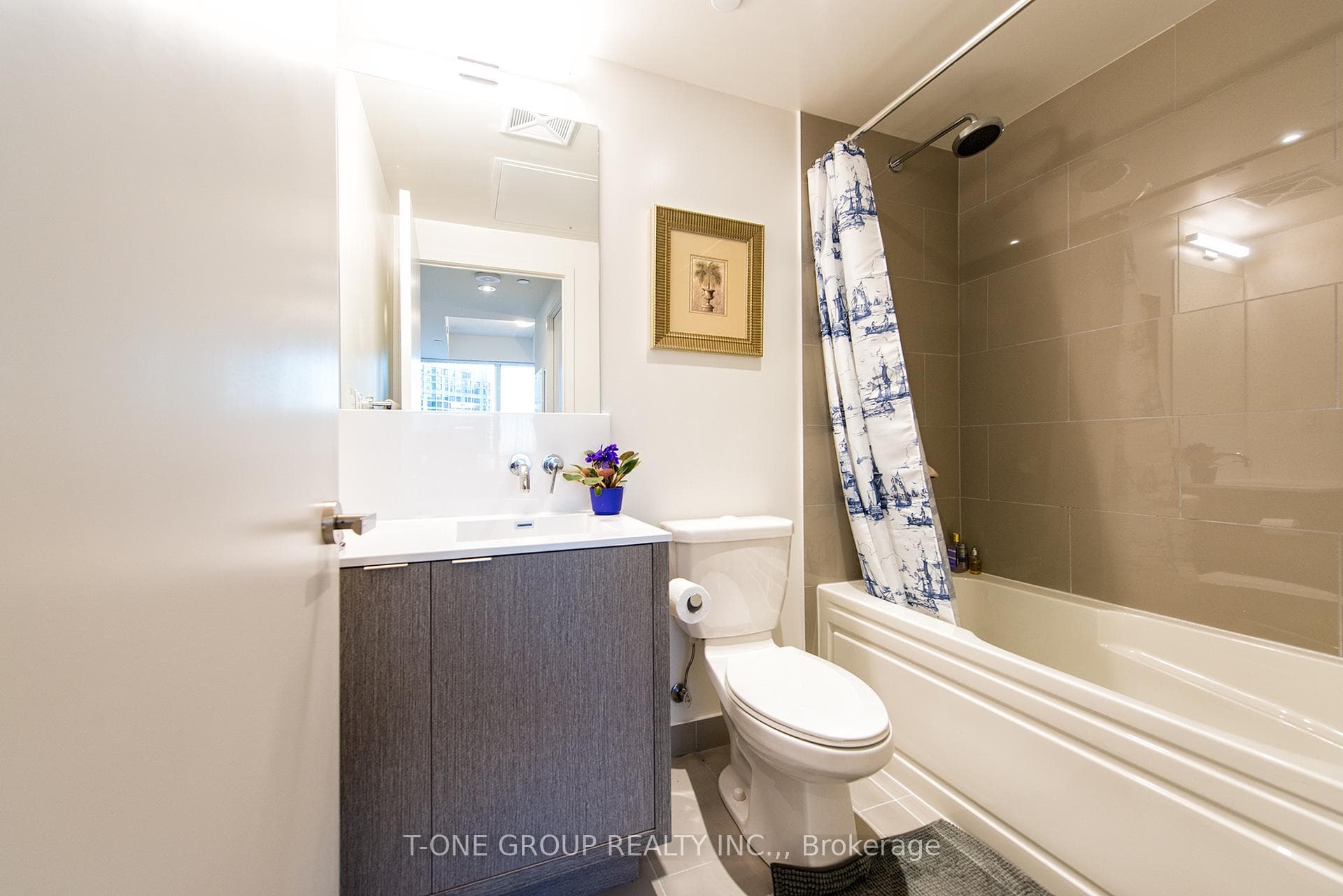 88 Harbour Street Unit 2610 photo 10