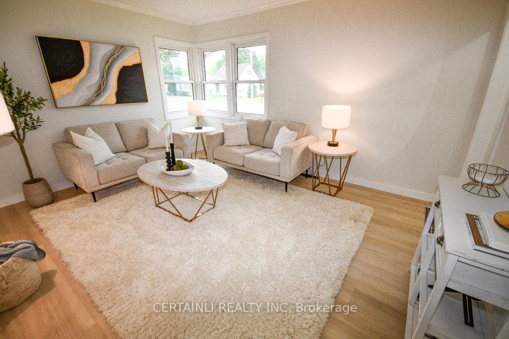 13 Parkside Drive photo 4