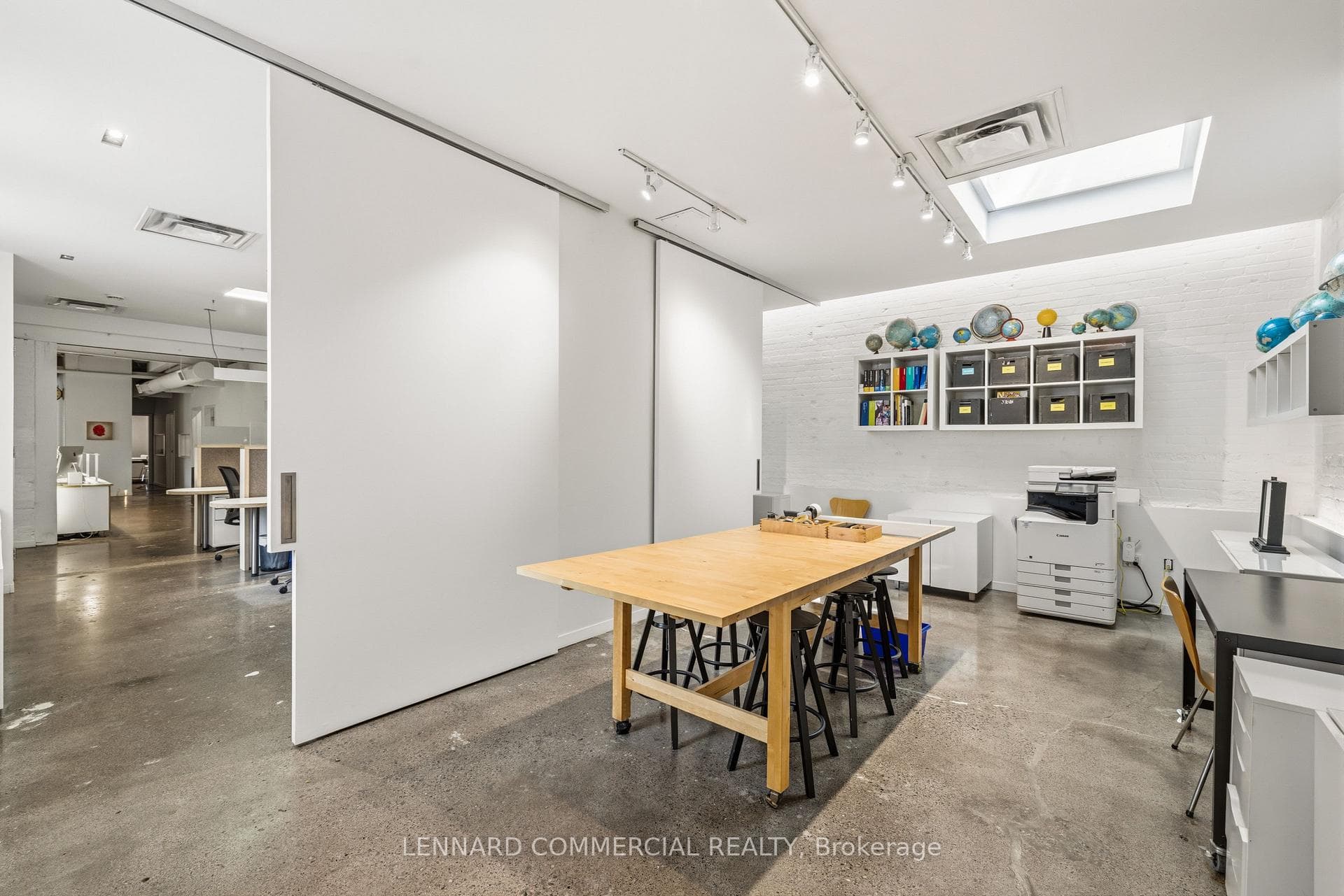 121 Logan Avenue photo 23