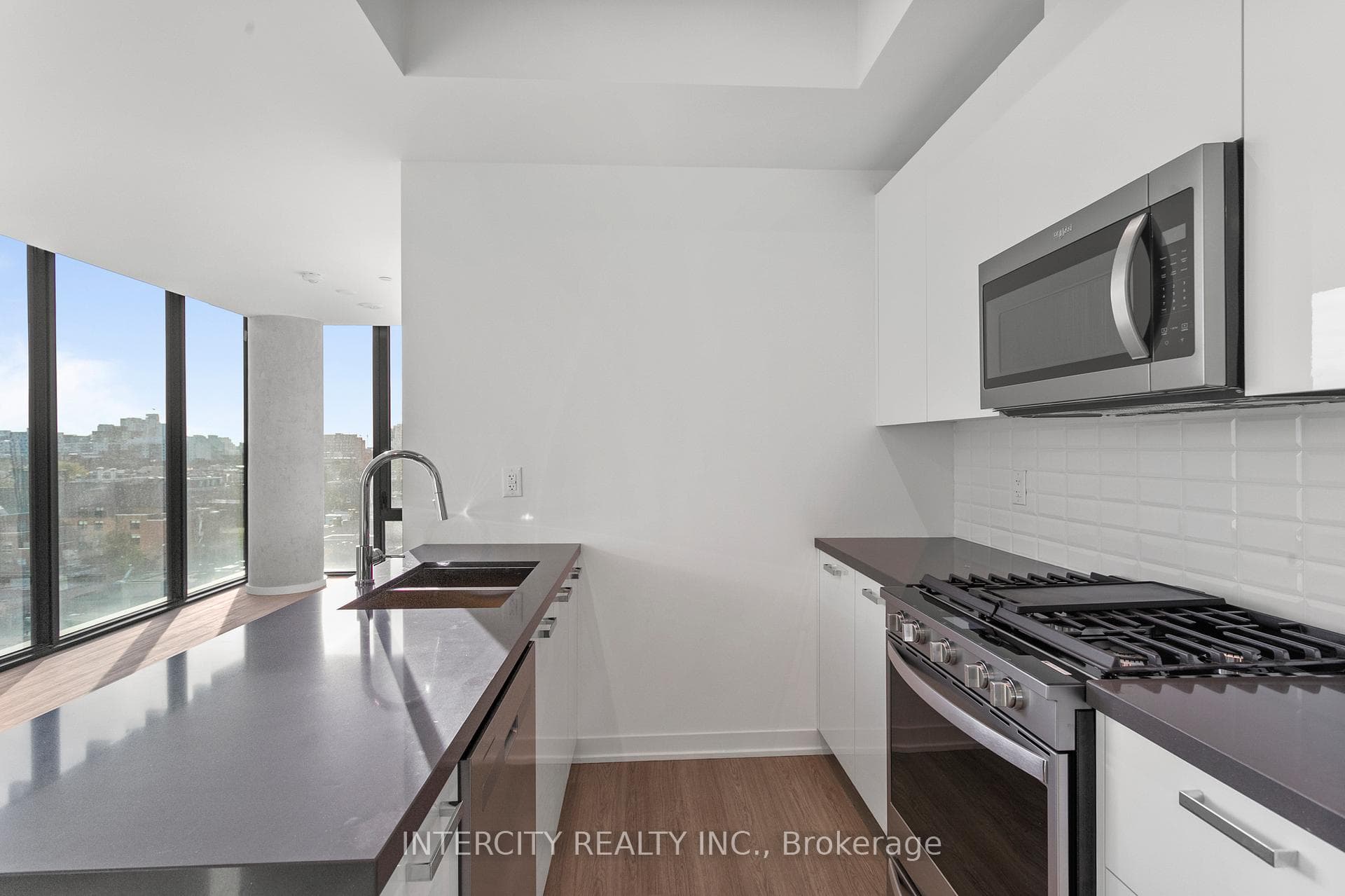 195 McCaul Street Unit 718 photo 12