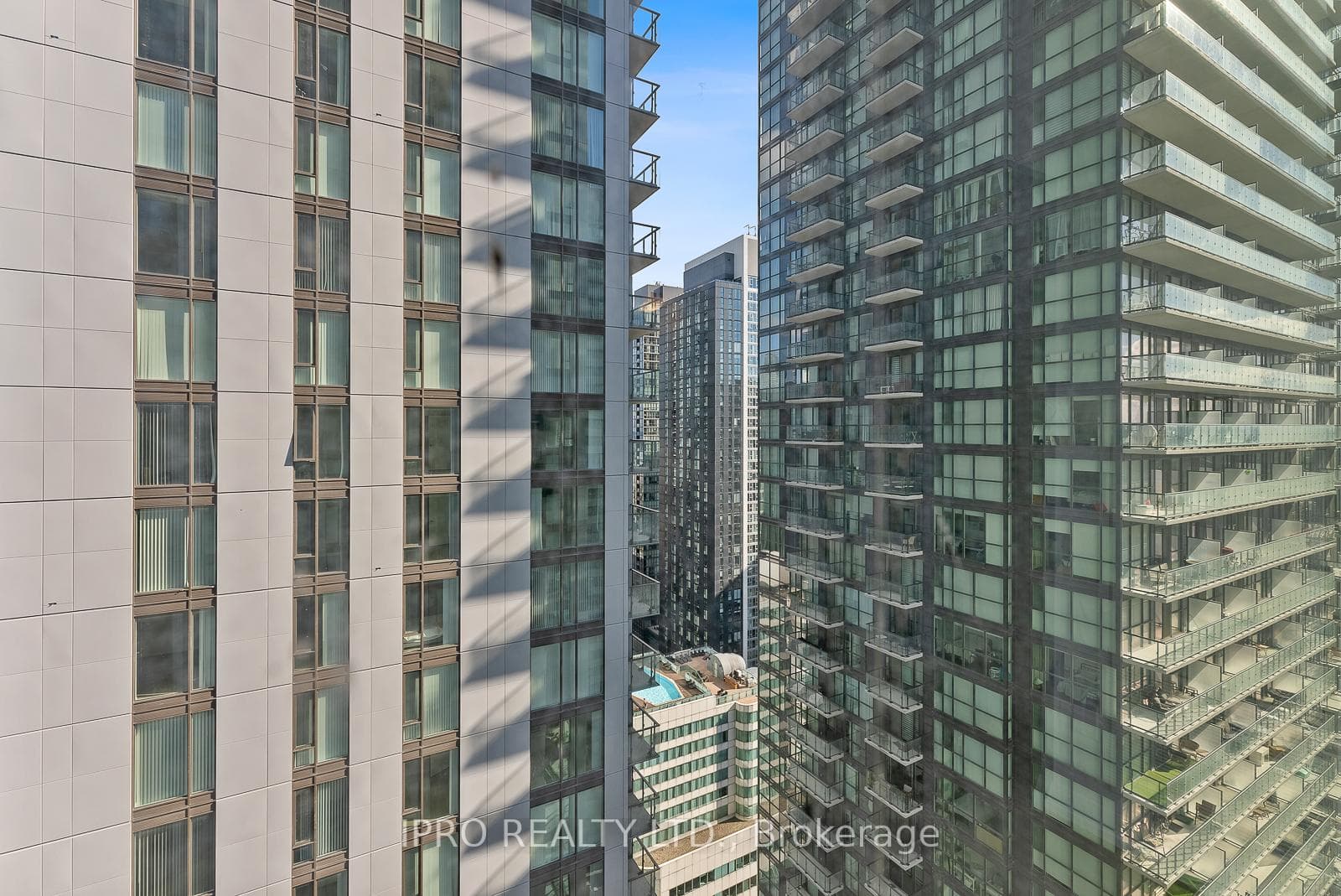28 Widmer Street Unit 3221 photo 22