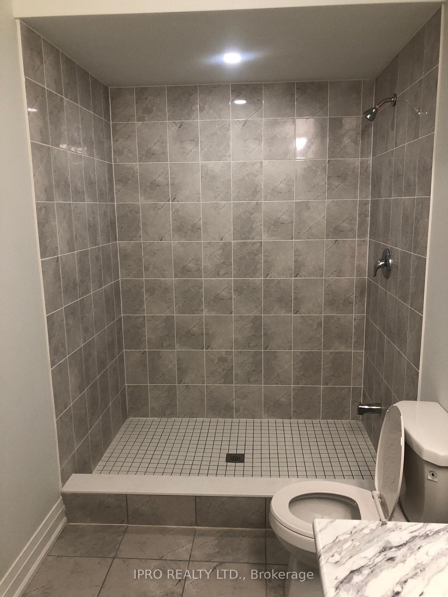 25 Gladmary Drive Unit Bsmt photo 11