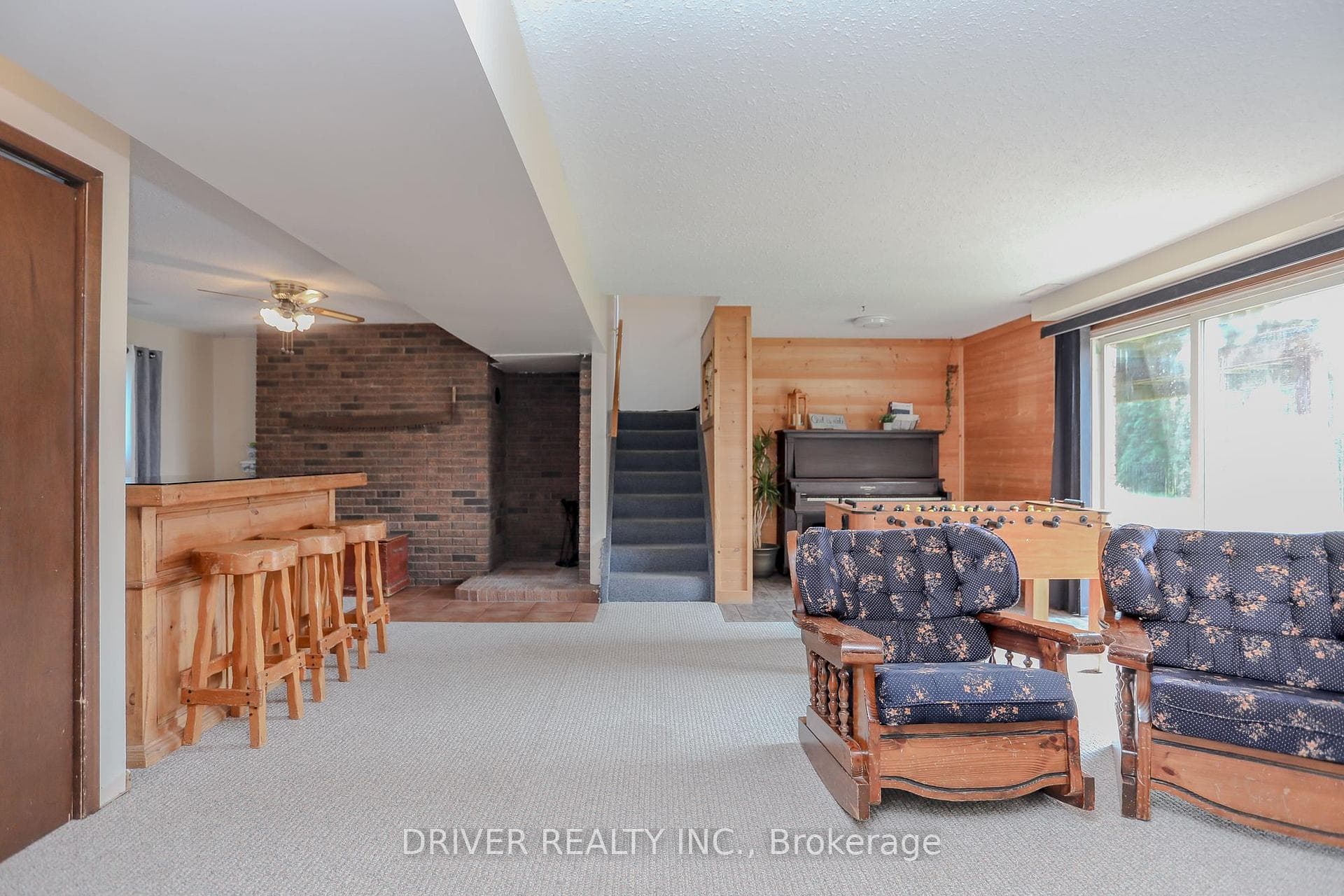 176 LAKESHORE Road photo 19