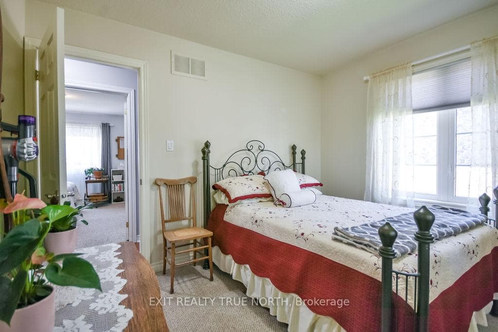 32 Graham Street photo 16