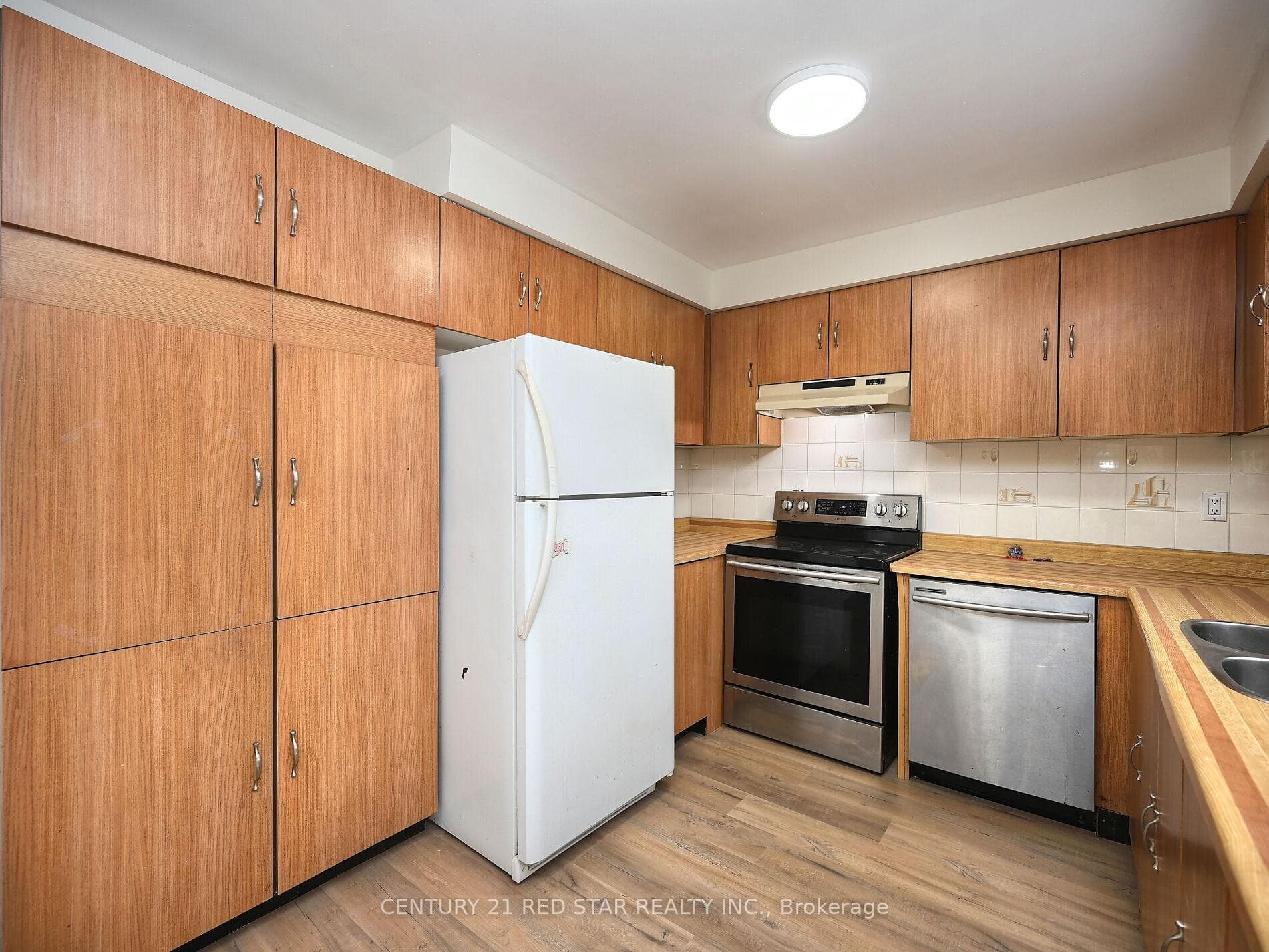 68 La France Road photo 12