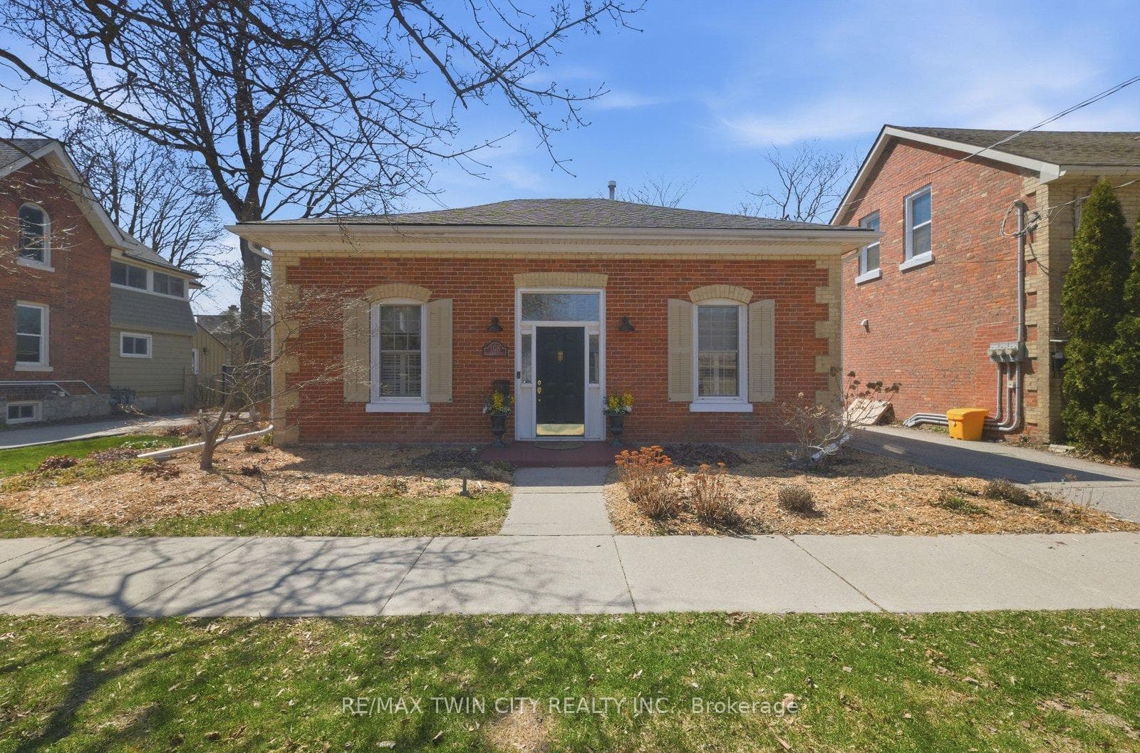 108 William Street photo 3