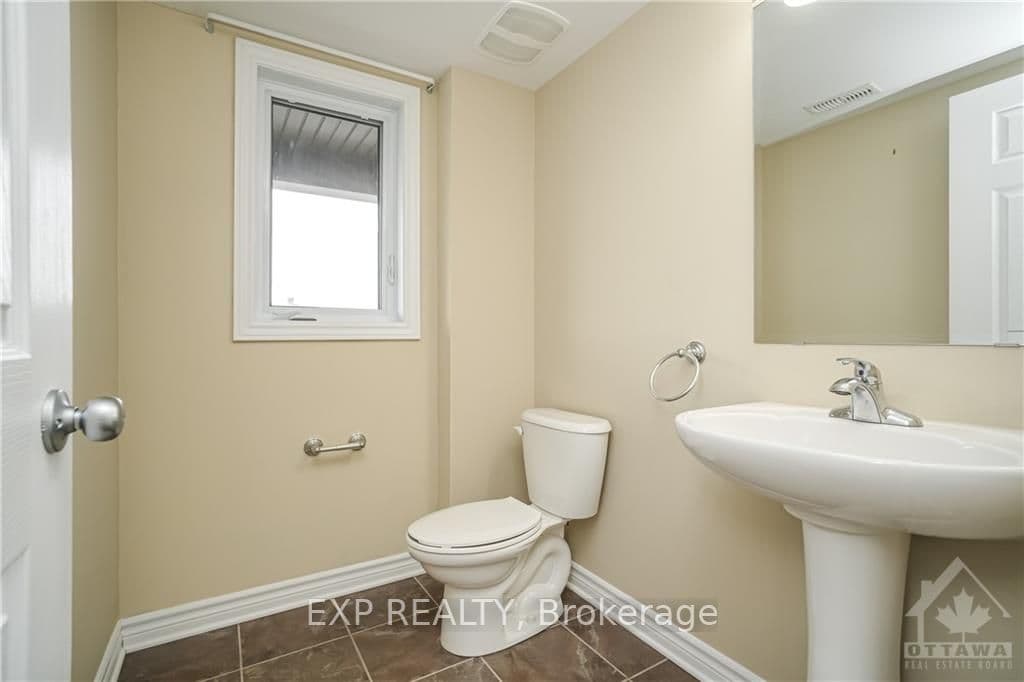 623 CHAPMAN MILLS Drive Unit C photo 12
