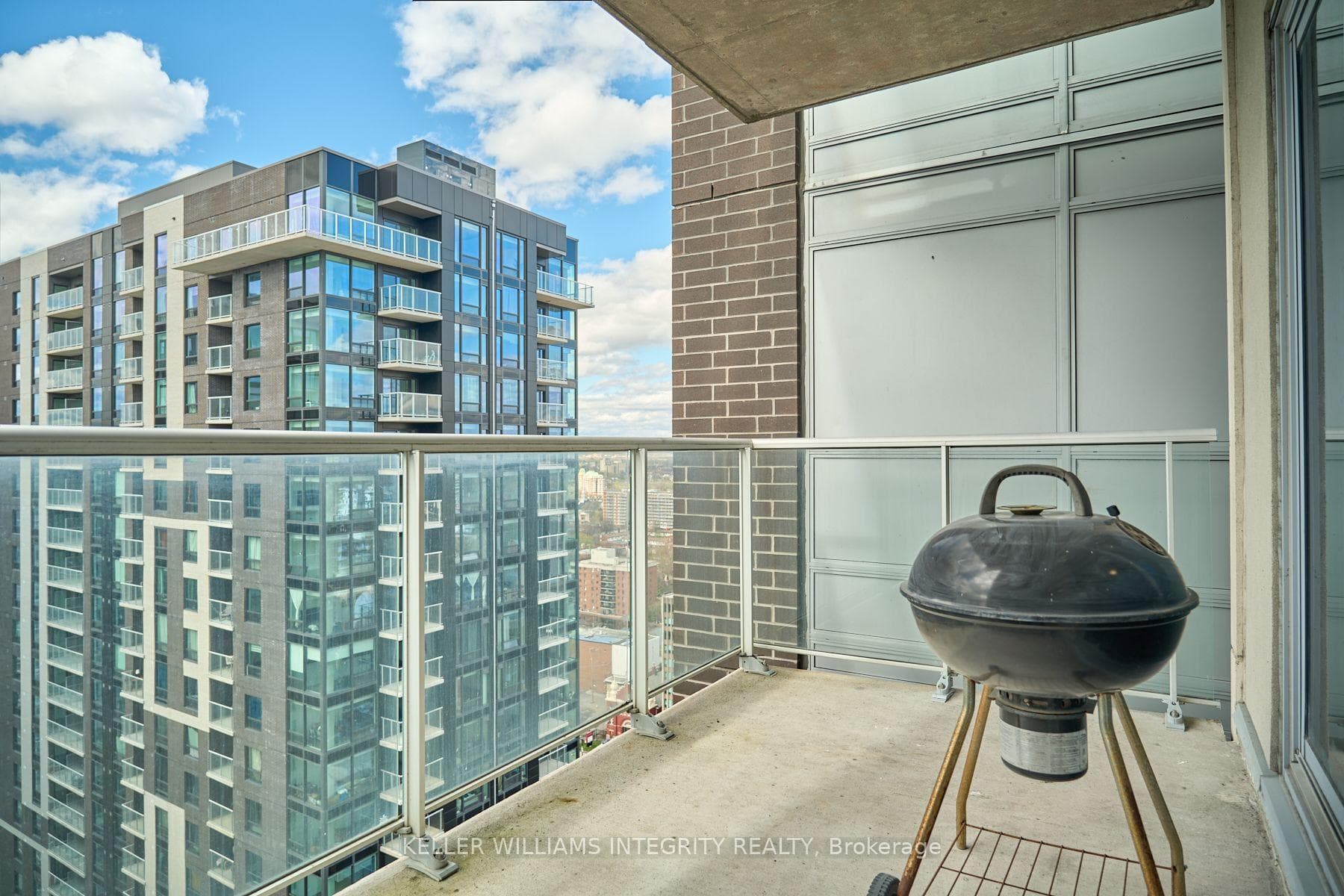 242 Rideau Street Unit 2405 photo 17