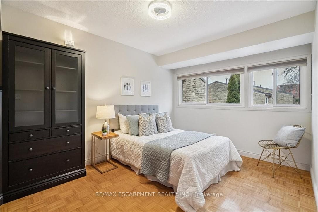 915 Inverhouse Drive Unit 80 photo 8