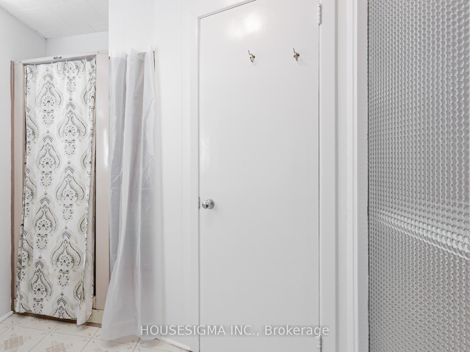 72 Ludstone Drive photo 28