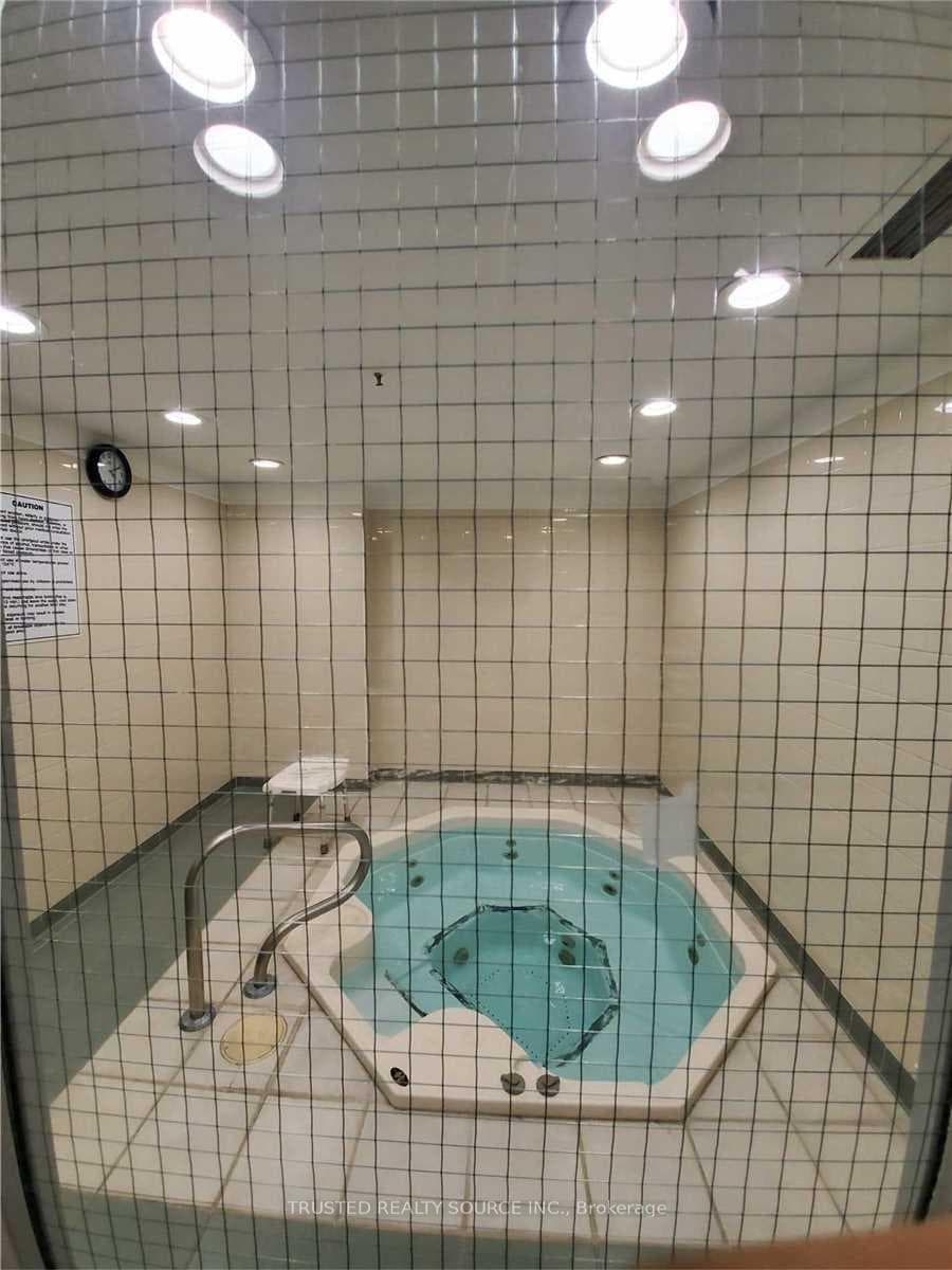 43 Eglinton Avenue Unit 308 photo 24