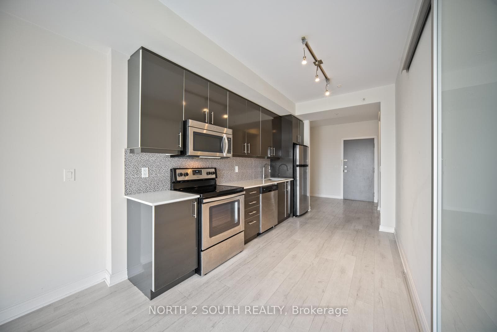 760 The Queensway Avenue Unit 509 photo 16