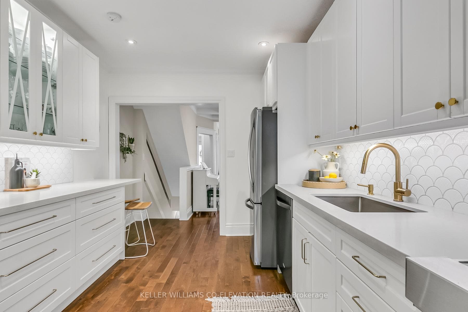 53 1/2 Fairview Avenue photo 16
