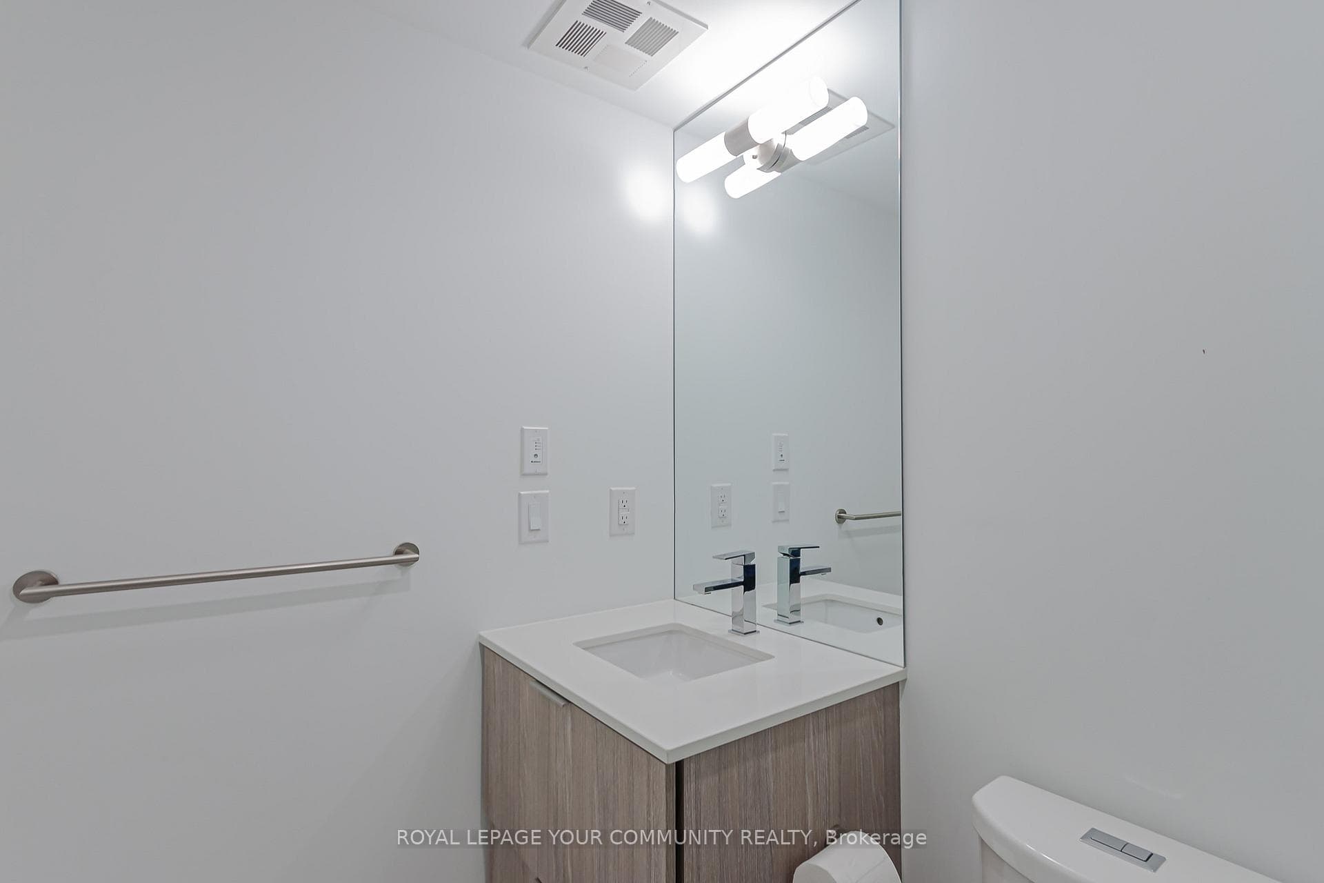 47 Mutual Street Unit 301 photo 16