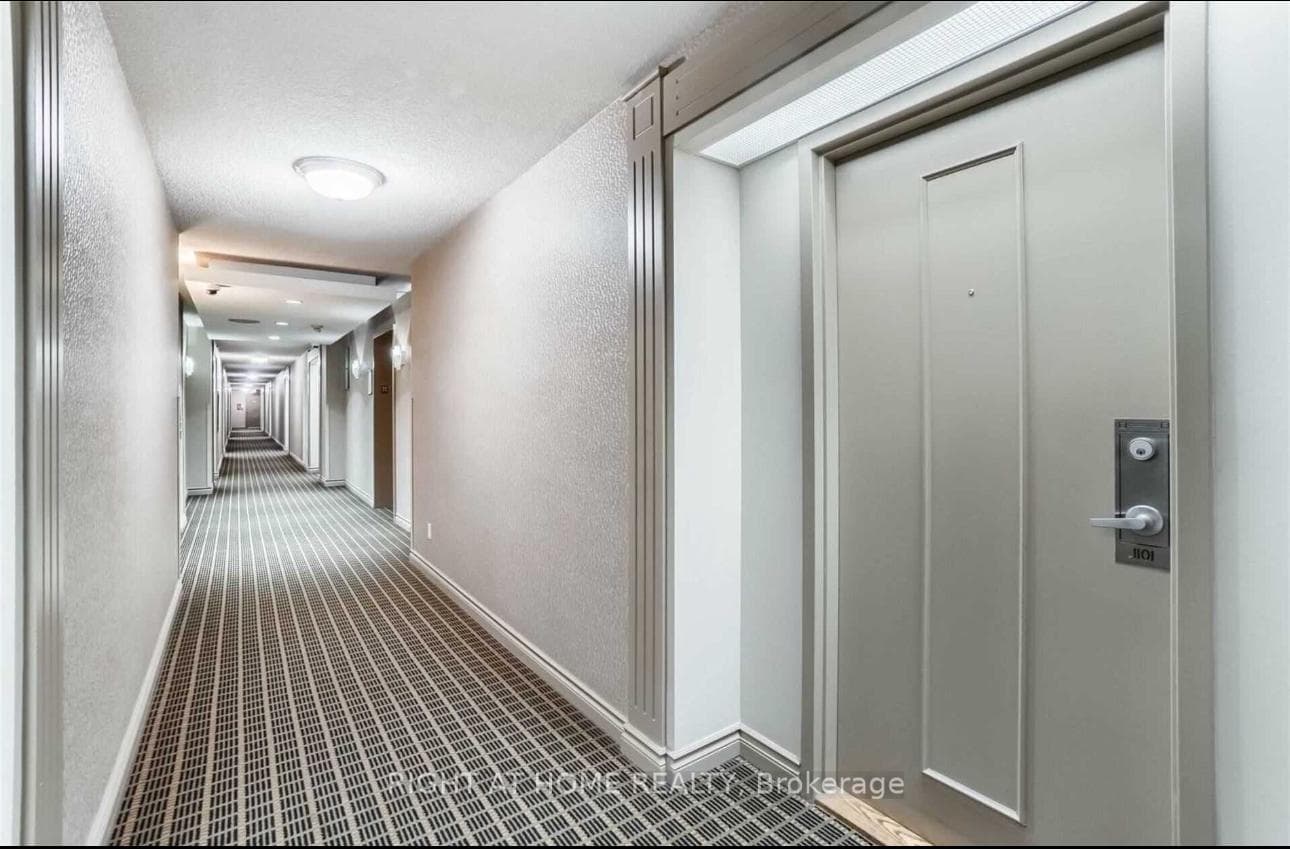 135 Hillcrest Avenue Unit 1101 photo 4