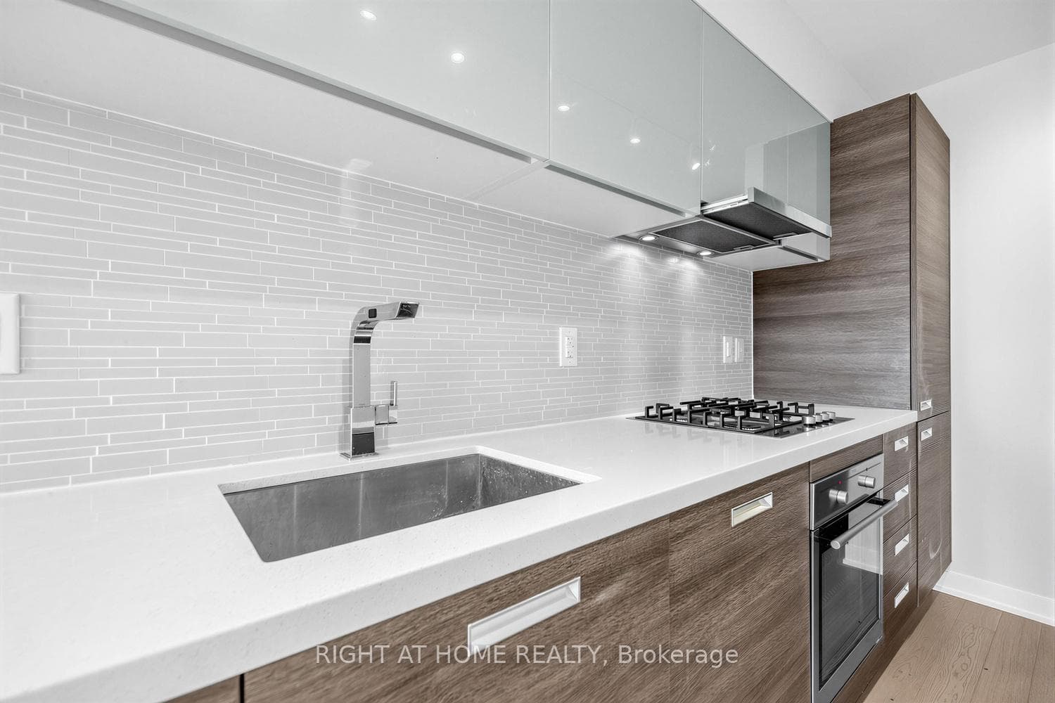 1239 Dundas Street Unit 302 photo 13