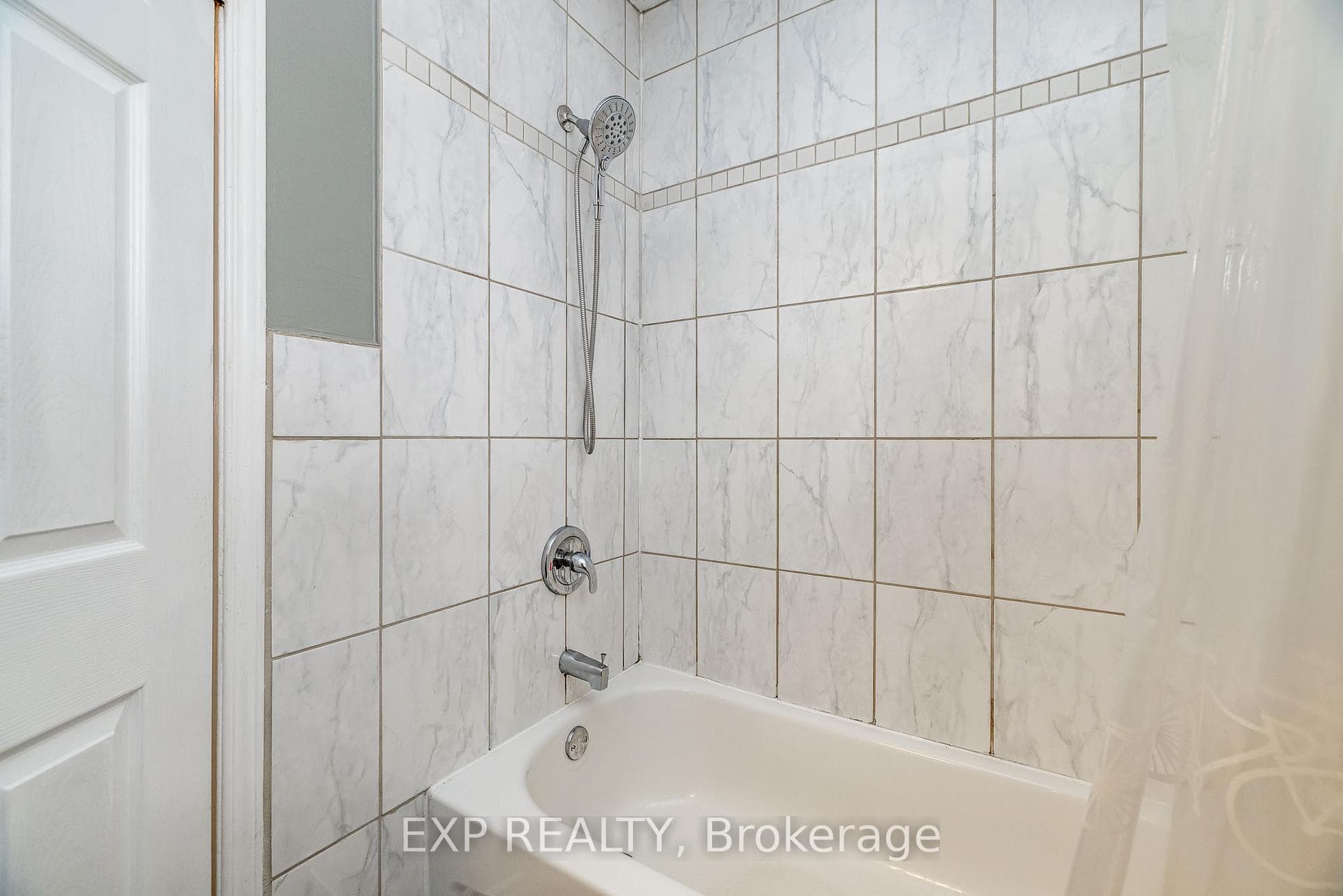 972 Arkell Street photo 23