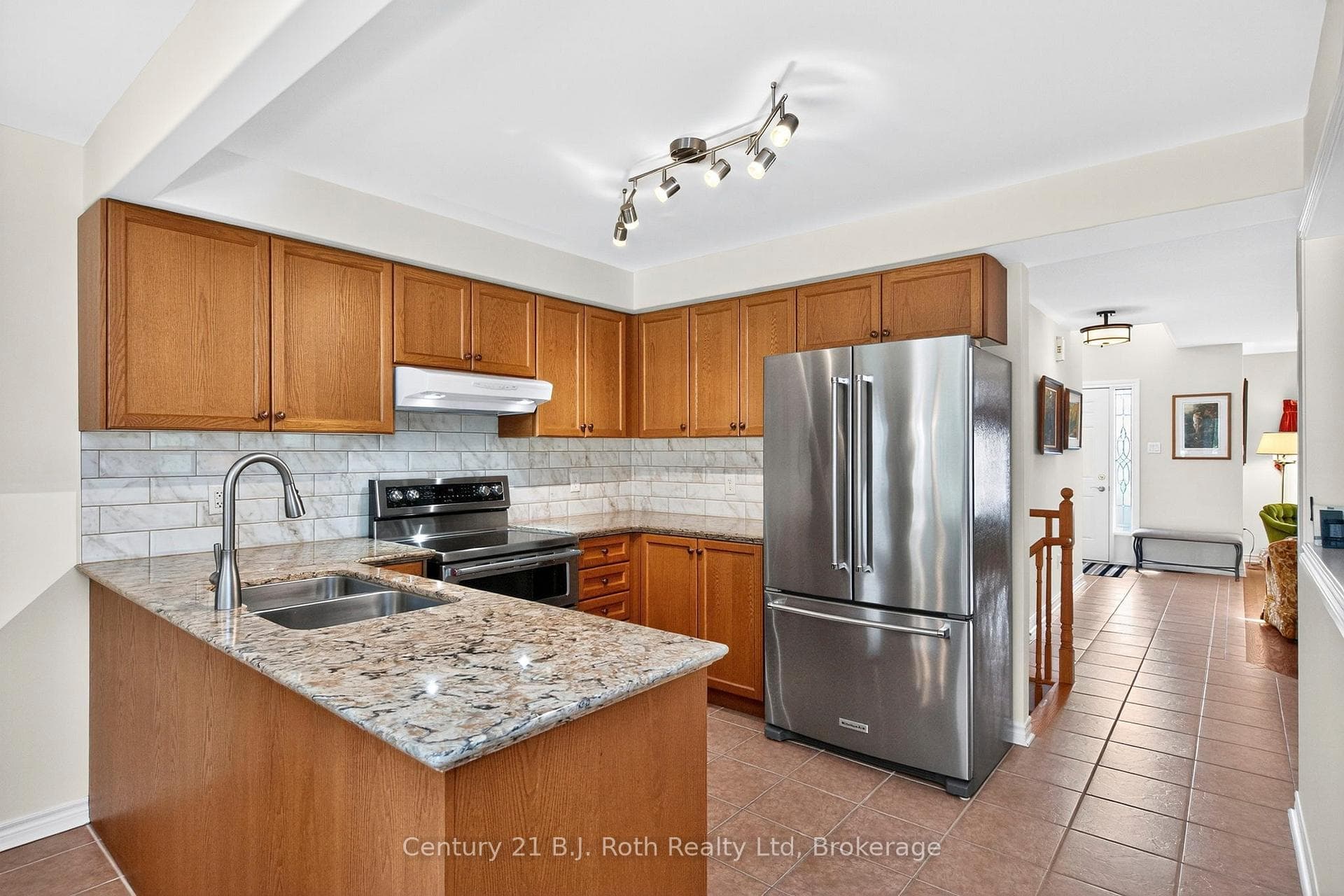 997 Whitney Crescent photo 11