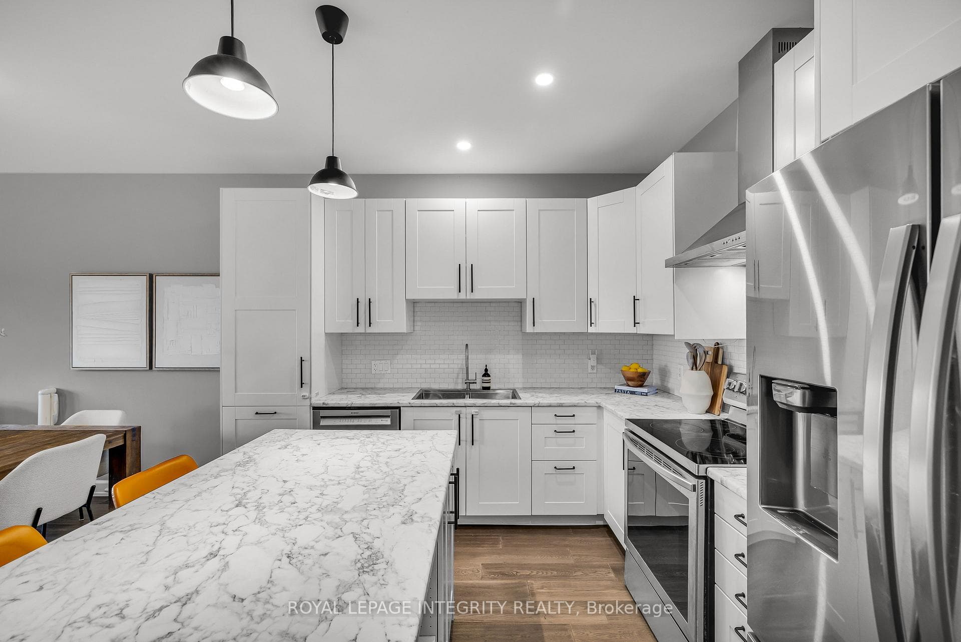 440 Arora Crescent photo 5