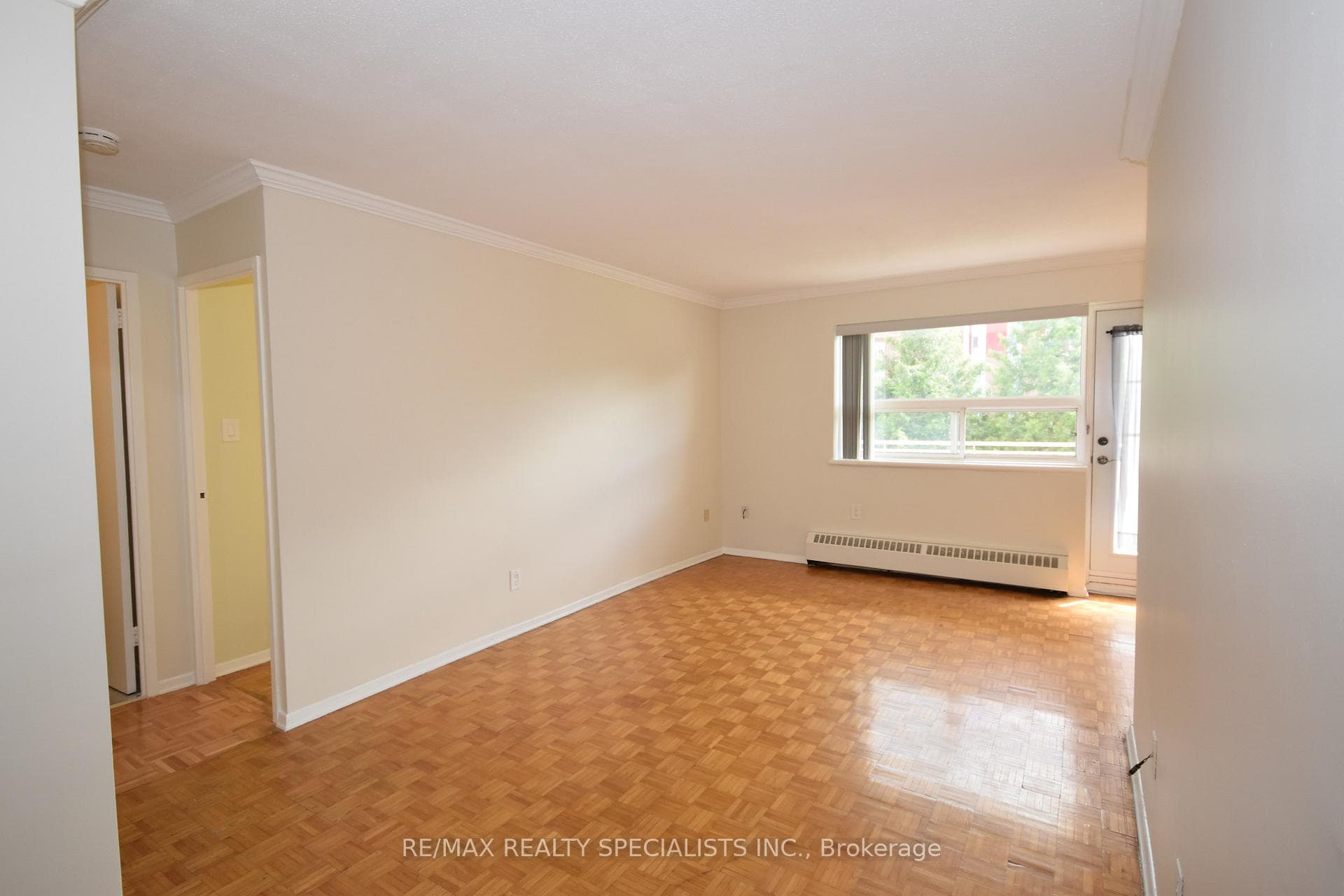 2485 WOKING Crescent Unit 209 photo 10