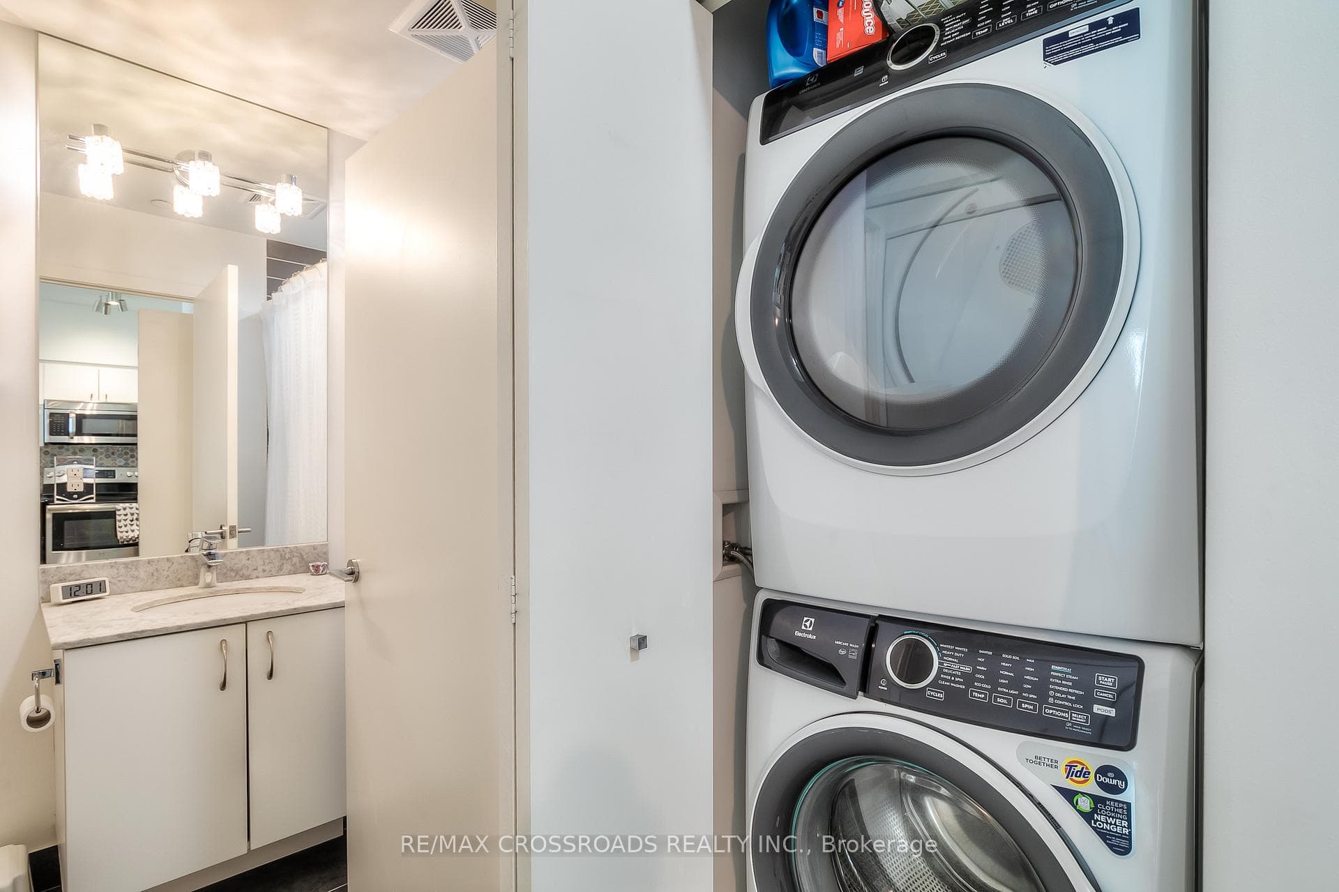 150 East Liberty Street Unit 1701 photo 22