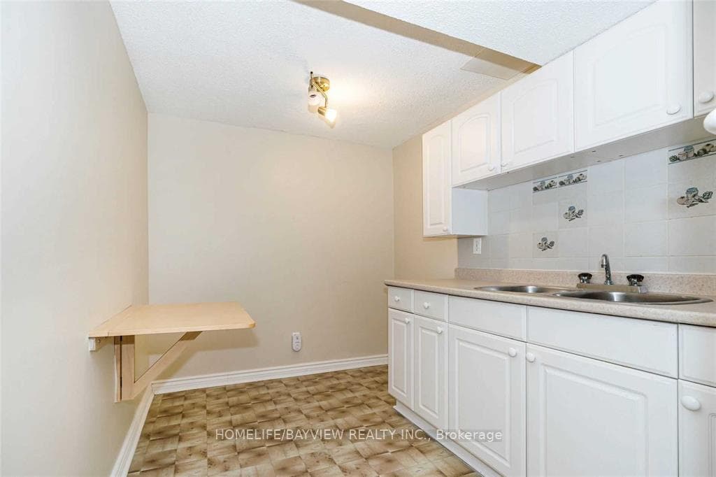 23 Bluesky Crescent Unit Upper L photo 20