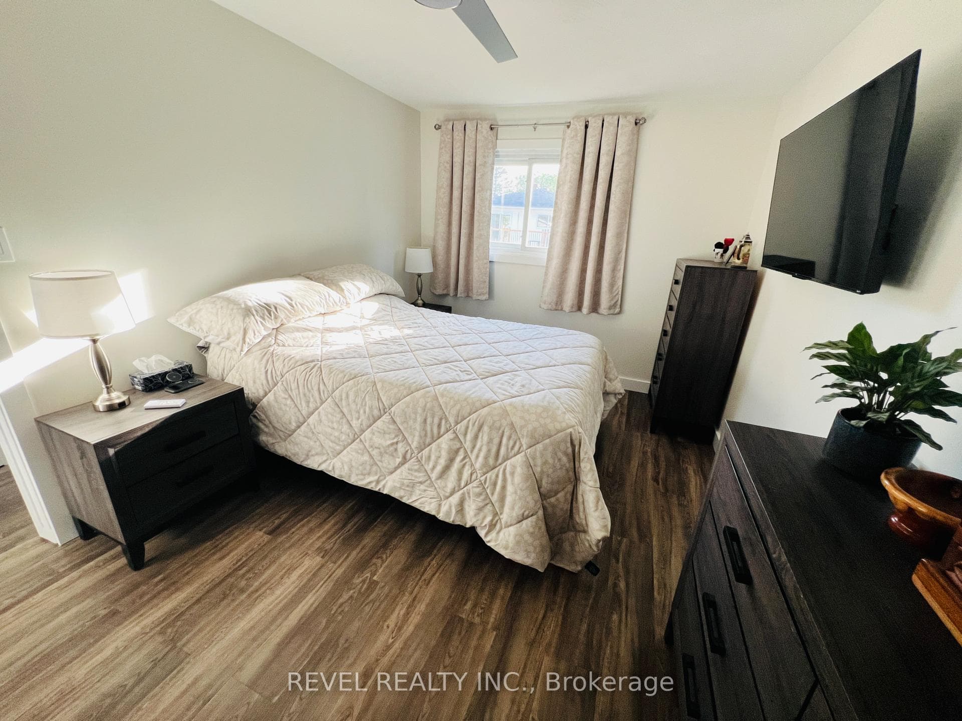 416 Frontenac Crescent photo 18