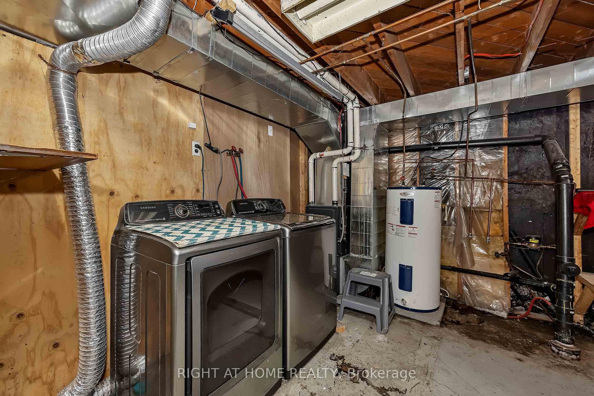 24 Largo Crescent photo 44