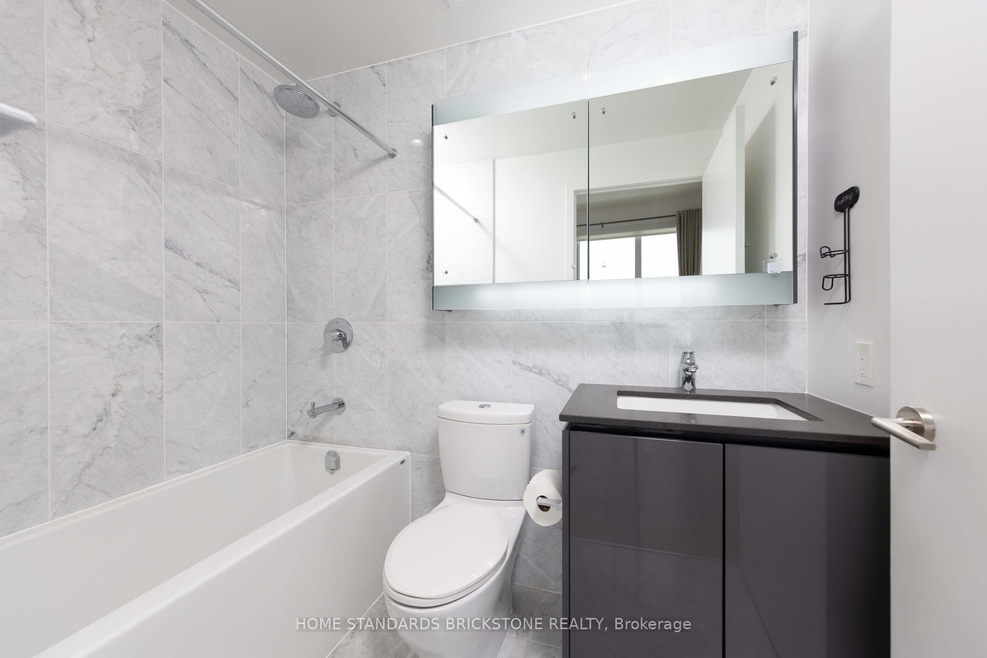 115 McMahon Drive Unit 2110 photo 12
